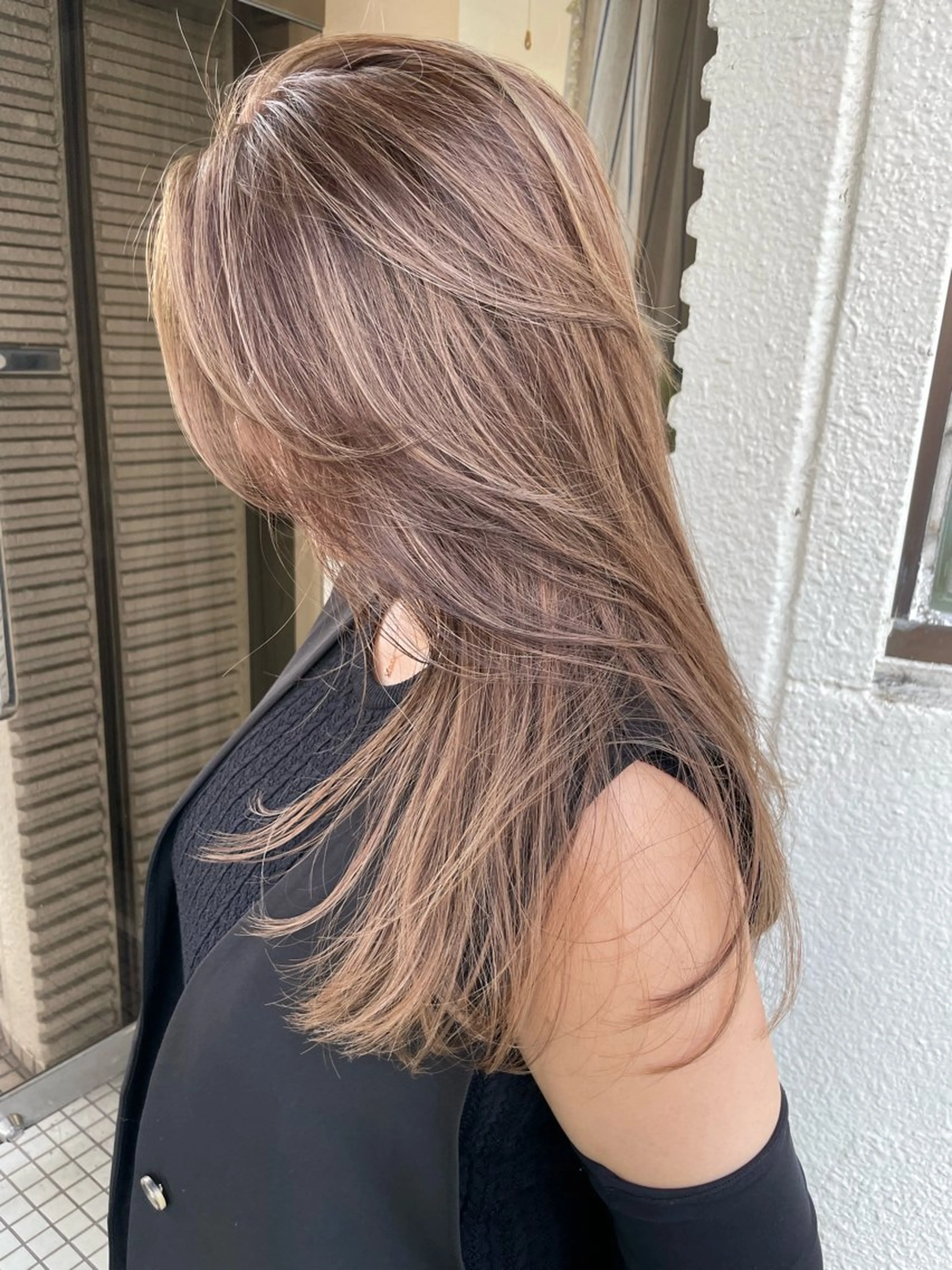 ロング カラー JIEN MIUのヘアスタイル