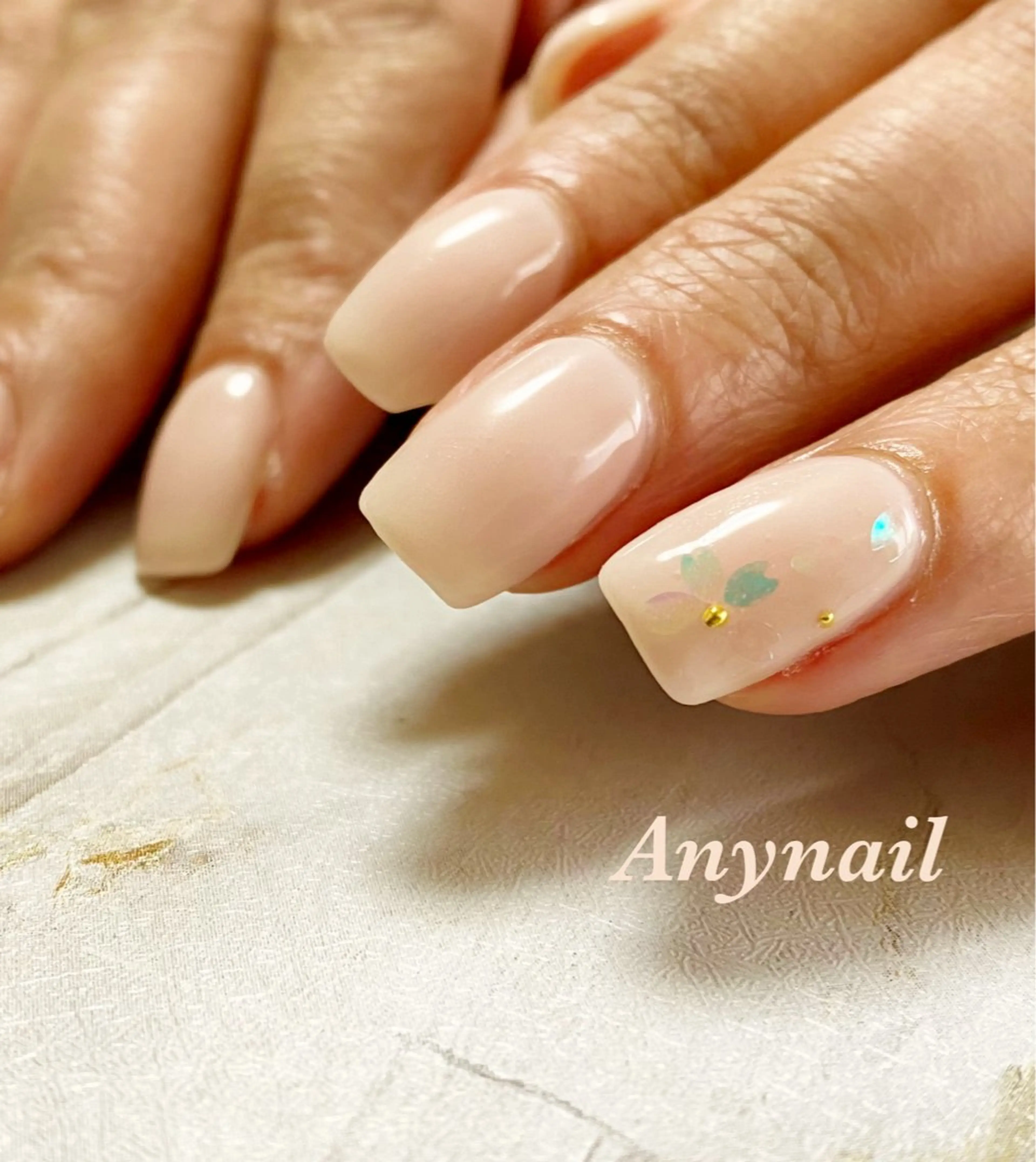 ネイル オーロラネイル ブルー 桜ネイル ホログラムネイル 春ネイル 岩澤 恵子のネイルデザイン