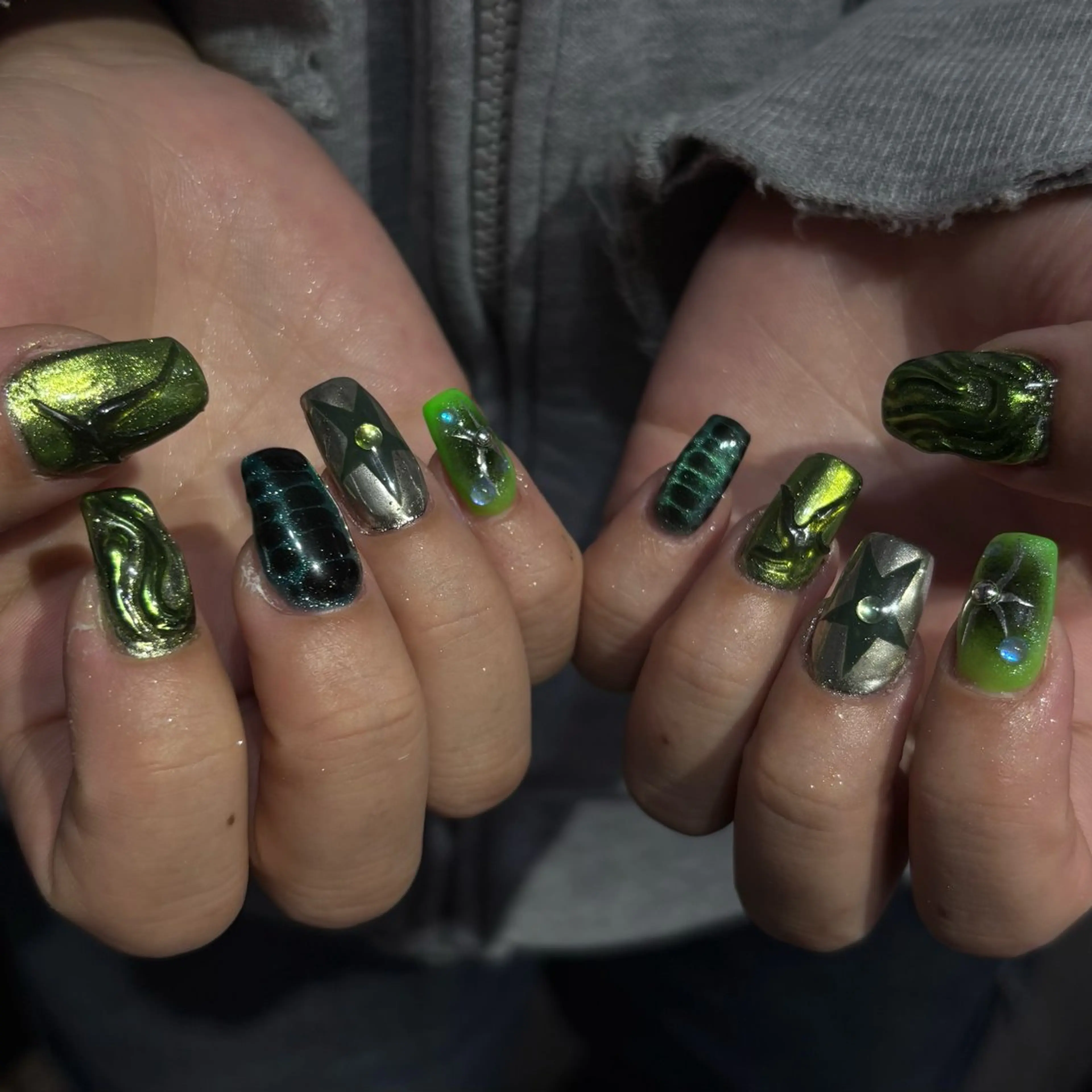 ネイル ハンドネイル 🪐富島彩夏 /海外nail🪐のネイルデザイン