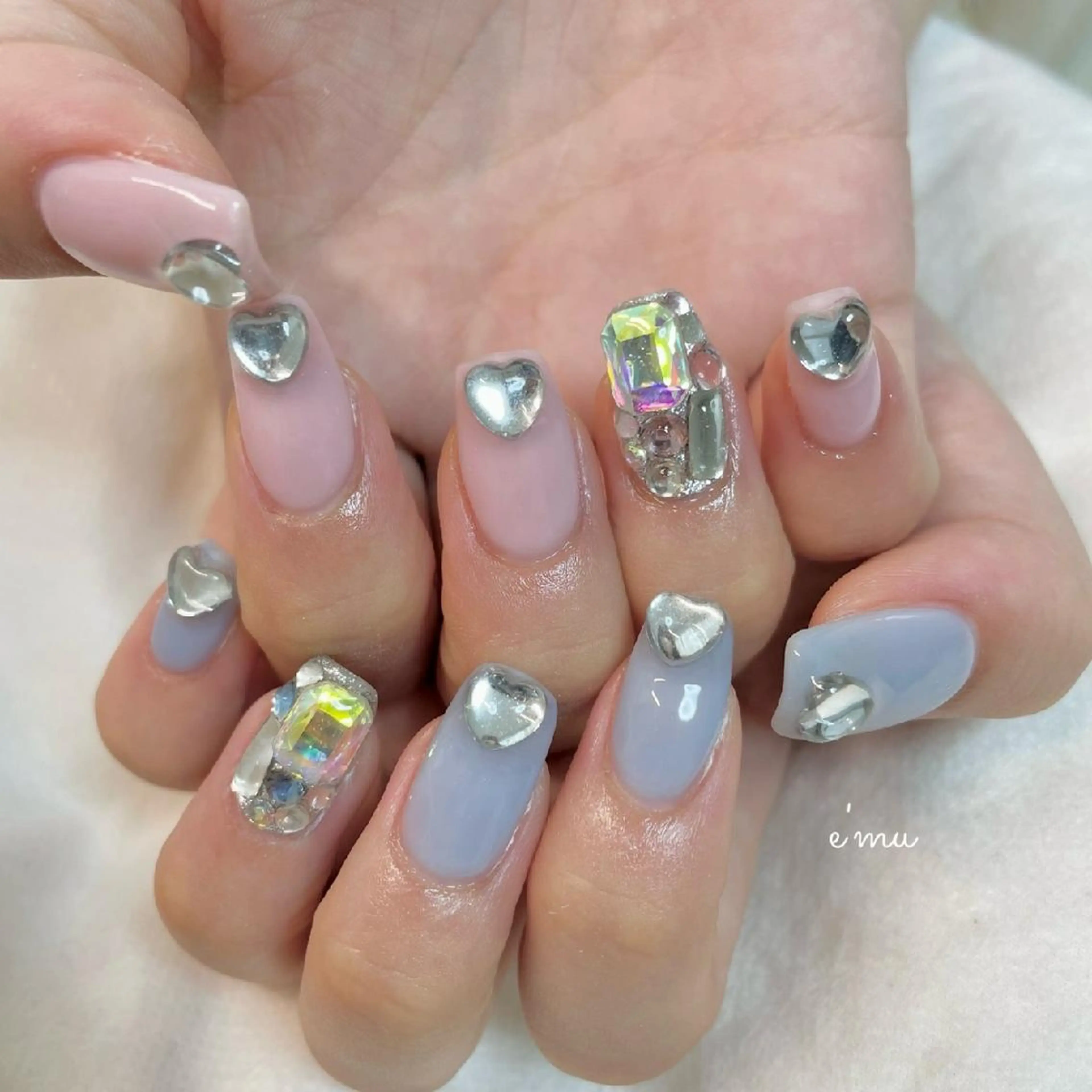 ネイル ハート キラキラネイル 韓国ネイル nail salon e'mu💐のネイルデザイン