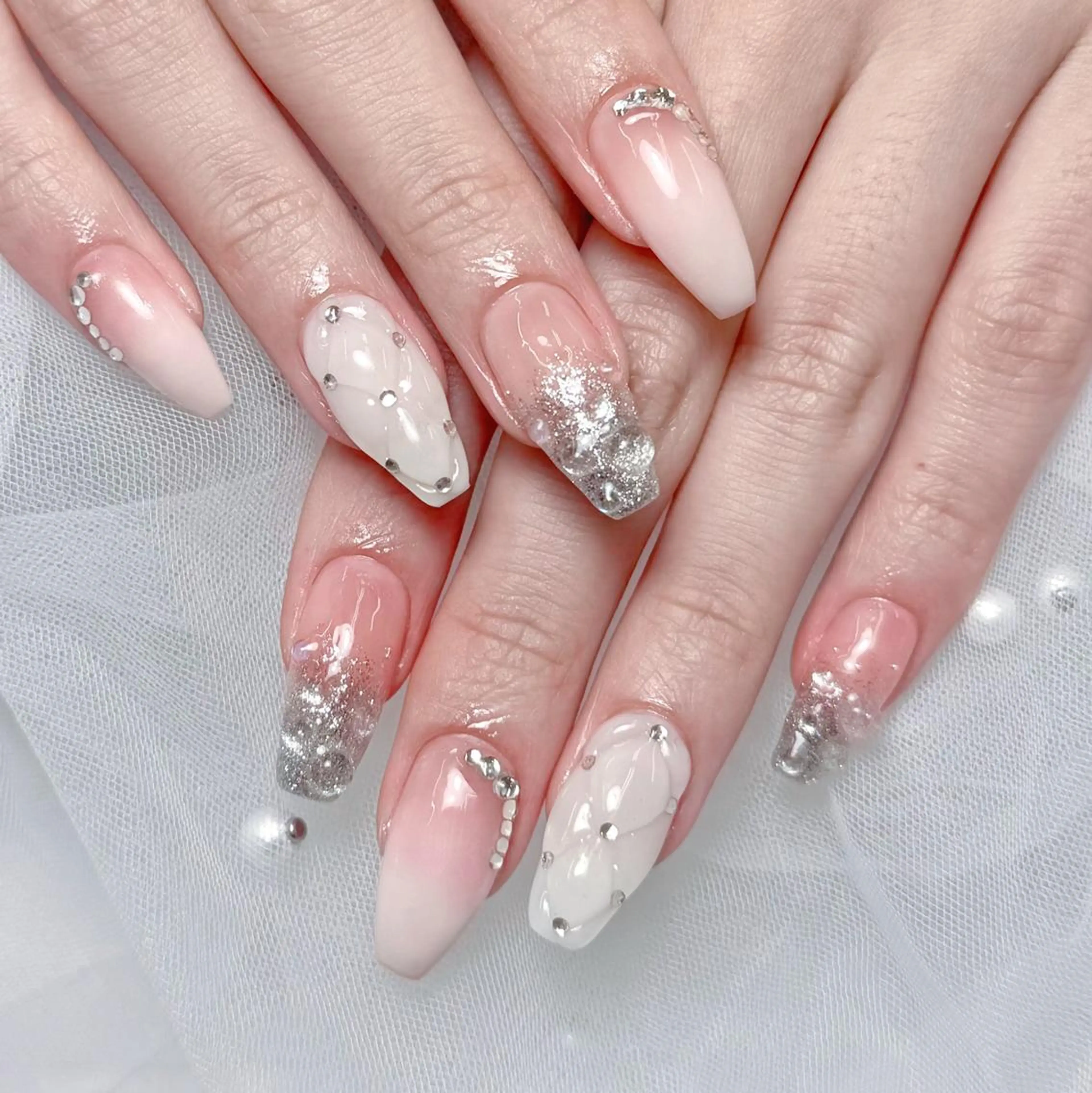 ネイル 定額デザインネイル queenのネイルデザイン