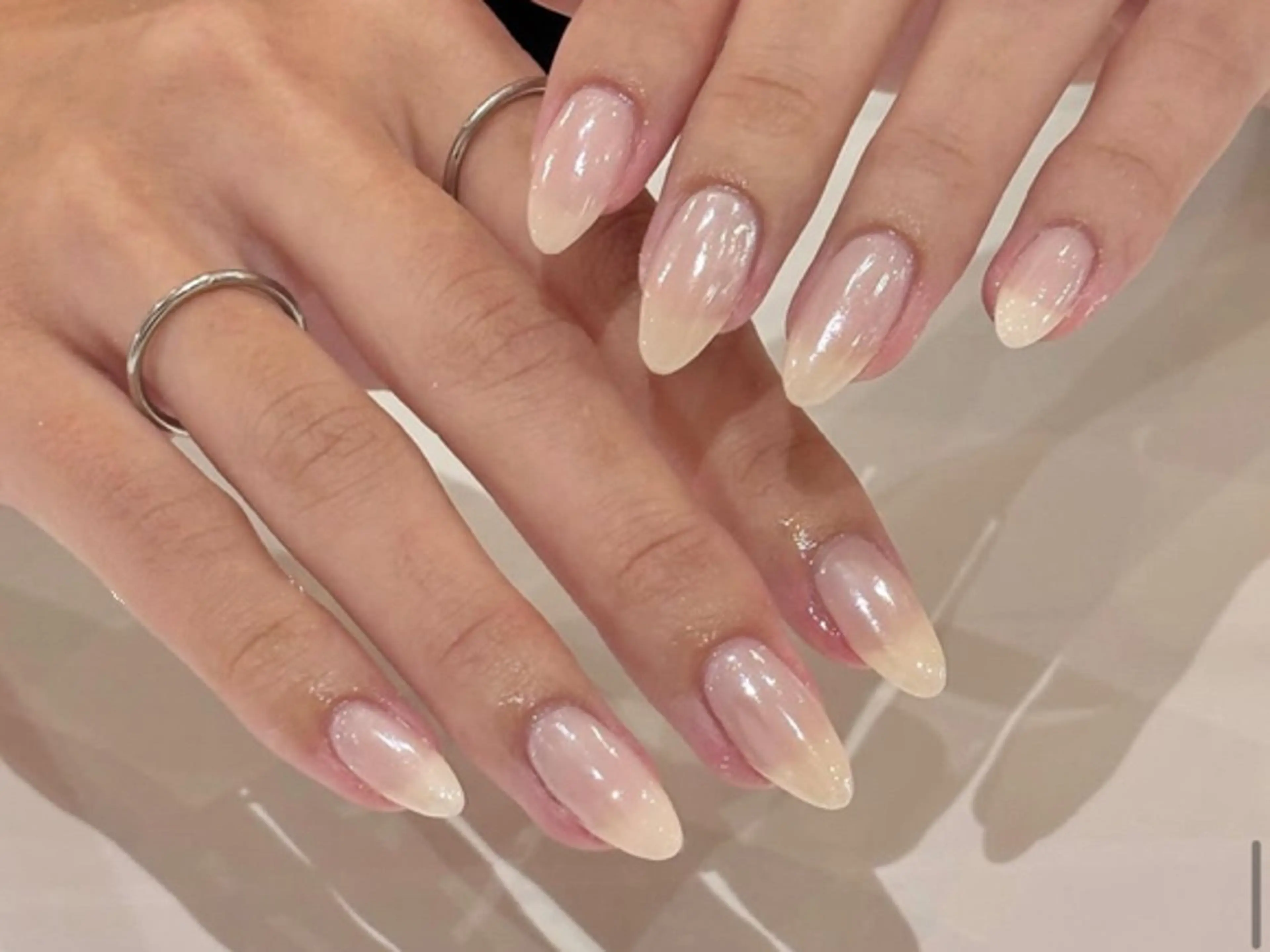 🦋ミラー／オーロラ／ユニコーンネイルの写真