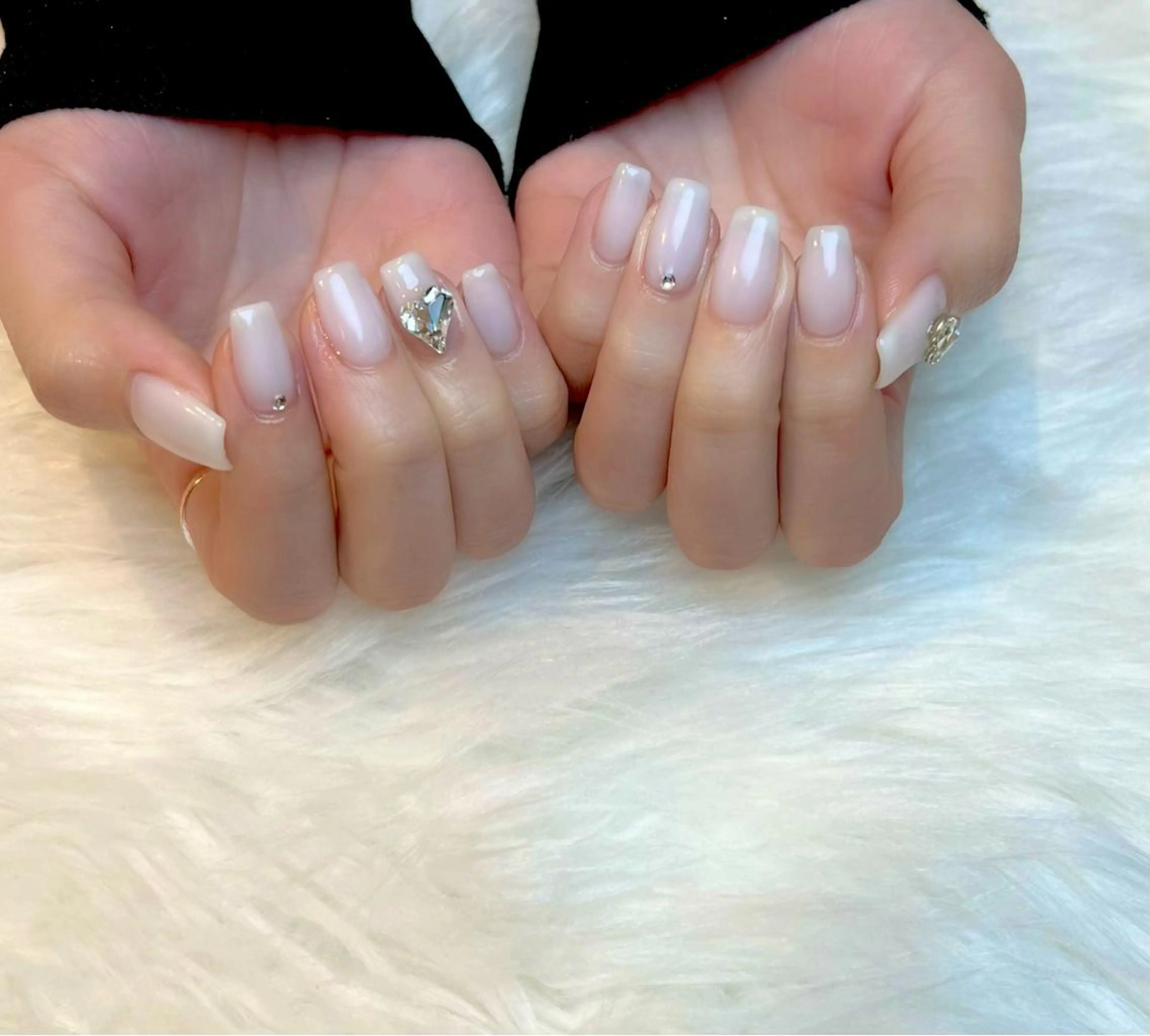 ネイル アートネイル ストーンネイル Lino+ ネイル&よもぎ蒸しのネイルデザイン