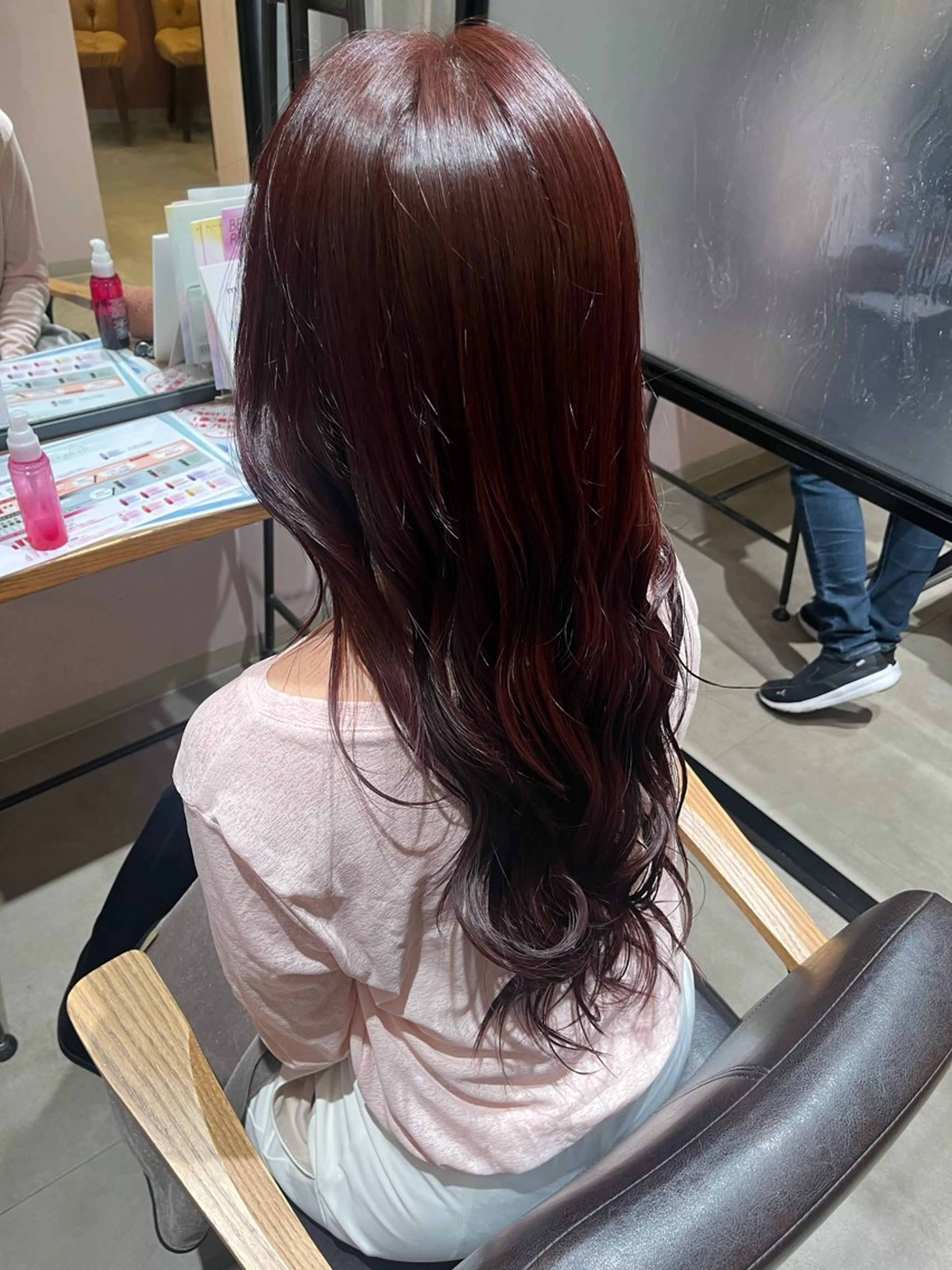 カラー 西原 愛紗のヘアスタイル