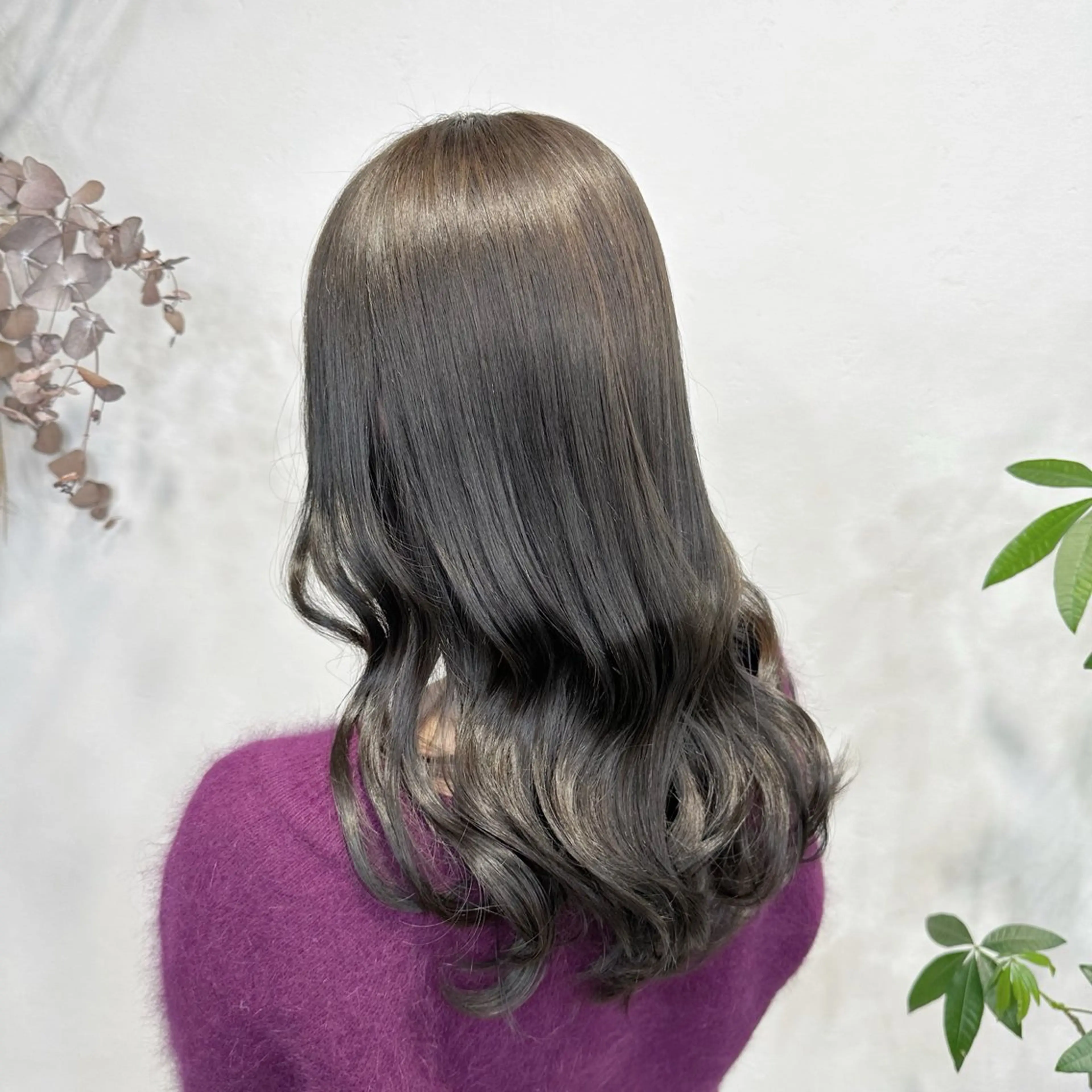 セミロング カラー カット ヘアカラー トリートメント ピンク・ラベンダー 艶カラー🍁かえでのヘアスタイル