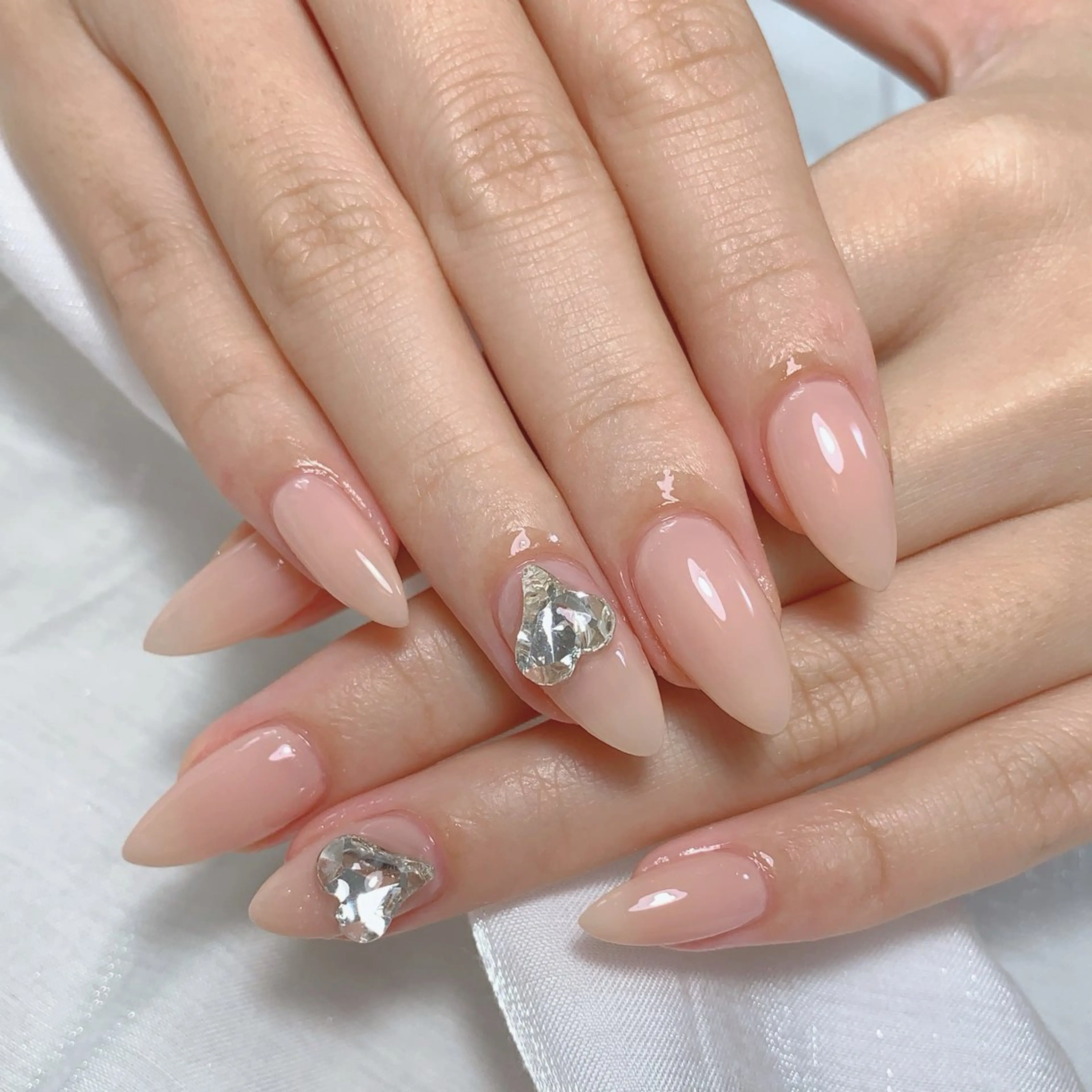 ネイル ブルー チークネイル フレンチネイル ハート ホログラムネイル インフィニティ ネイルサロンのネイルデザイン