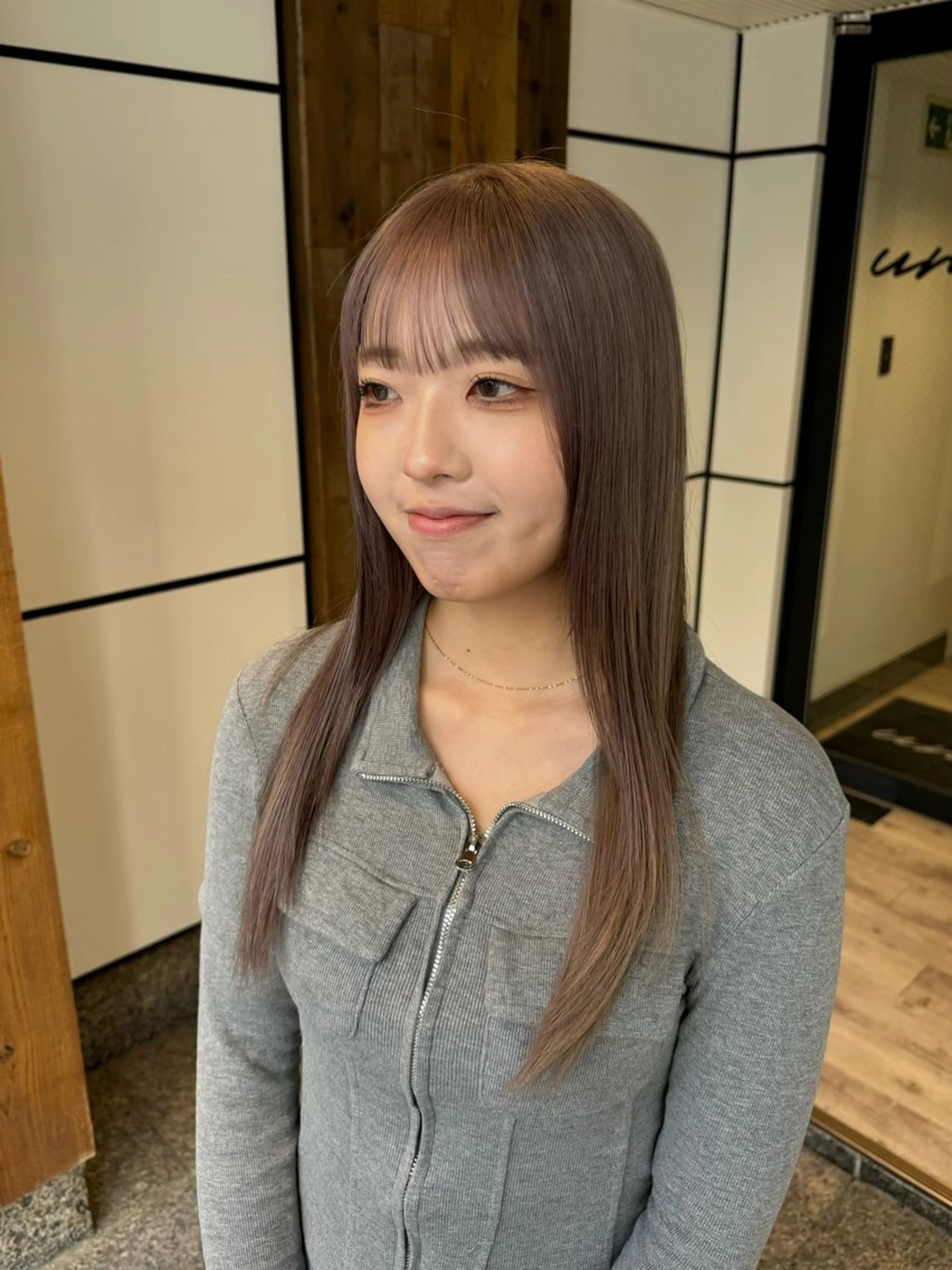 ロング カラー 内沼 恵留菜のヘアスタイル