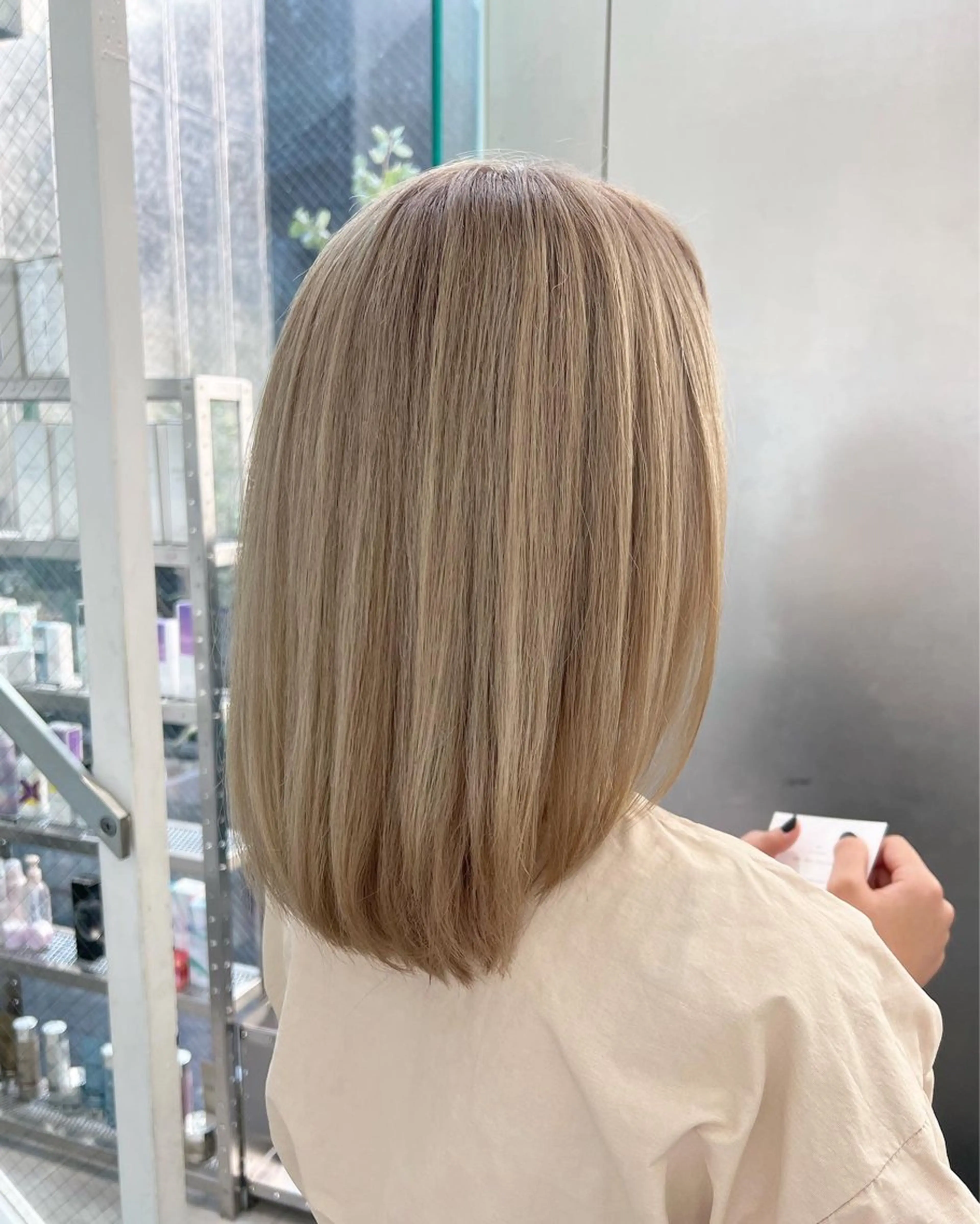 セミロング カラー ベージュカラー ブリーチ ヘアカラー トリートメント インナーカラー/天神 ブリーチ/吉田のヘアスタイル