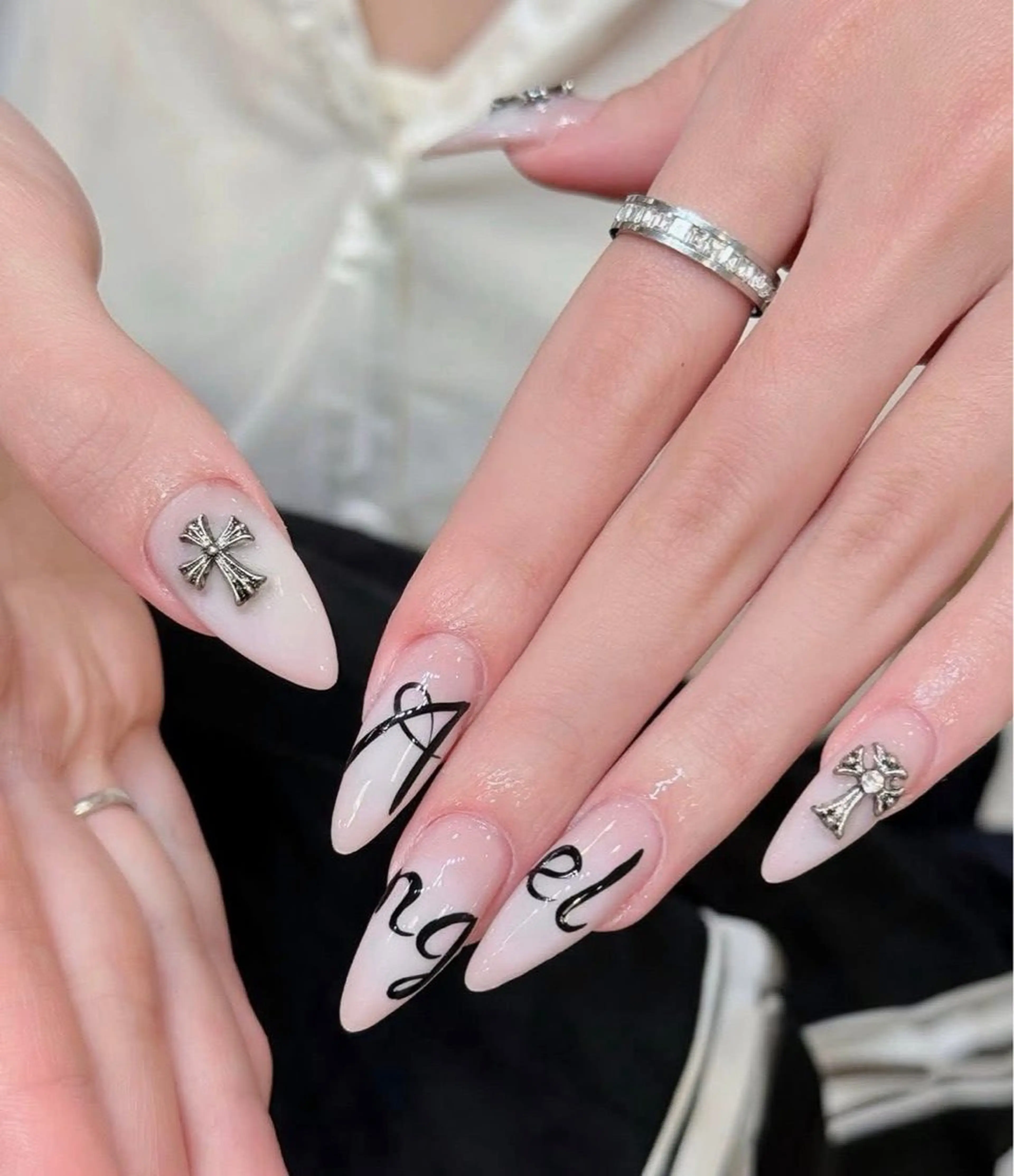 ネイル MQueen ネイルサロンのネイルデザイン