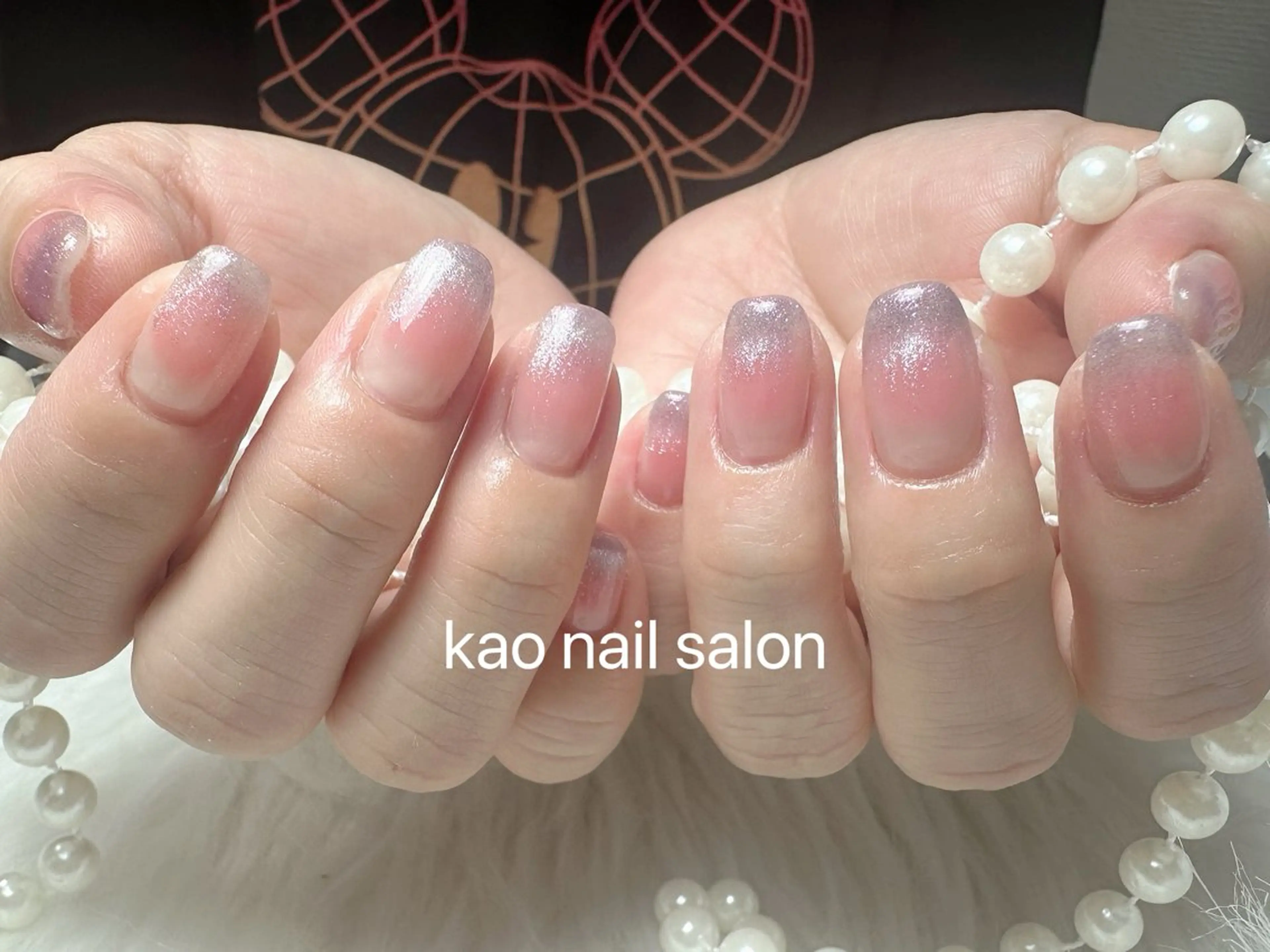 ネイル チークネイル グラデーション キラキラネイル マグネットネイル ハンドネイル kao nail マグネット/長さだしのネイルデザイン