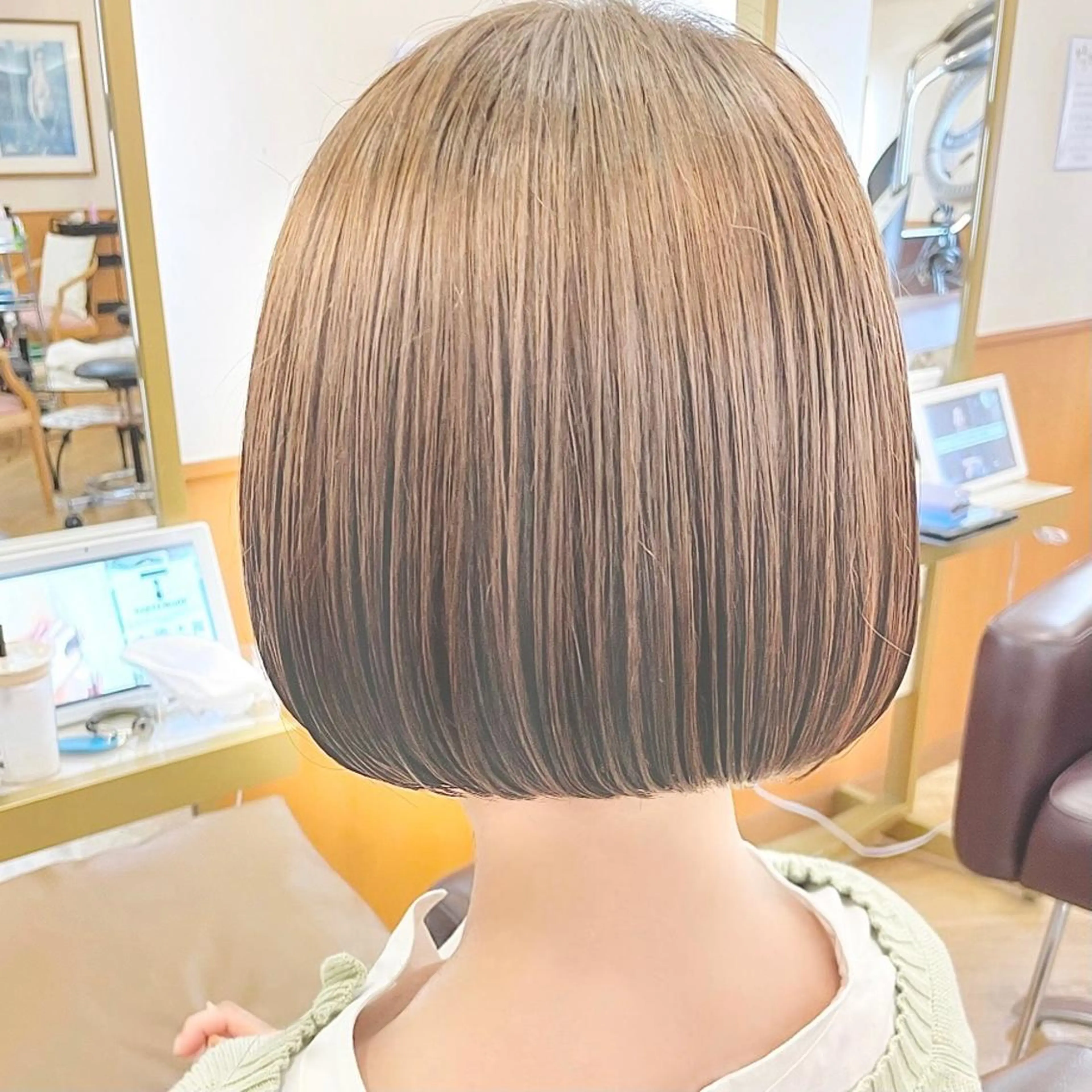 ミディアム カラー ヘアアレンジ キッズ 切りっぱなしボブ ベージュカラー グレージュ ボブ 髪質改善 カット ヘアカラー トリートメント さわ きょうすけ/ ボブ髪質改善ショートのヘアスタイル