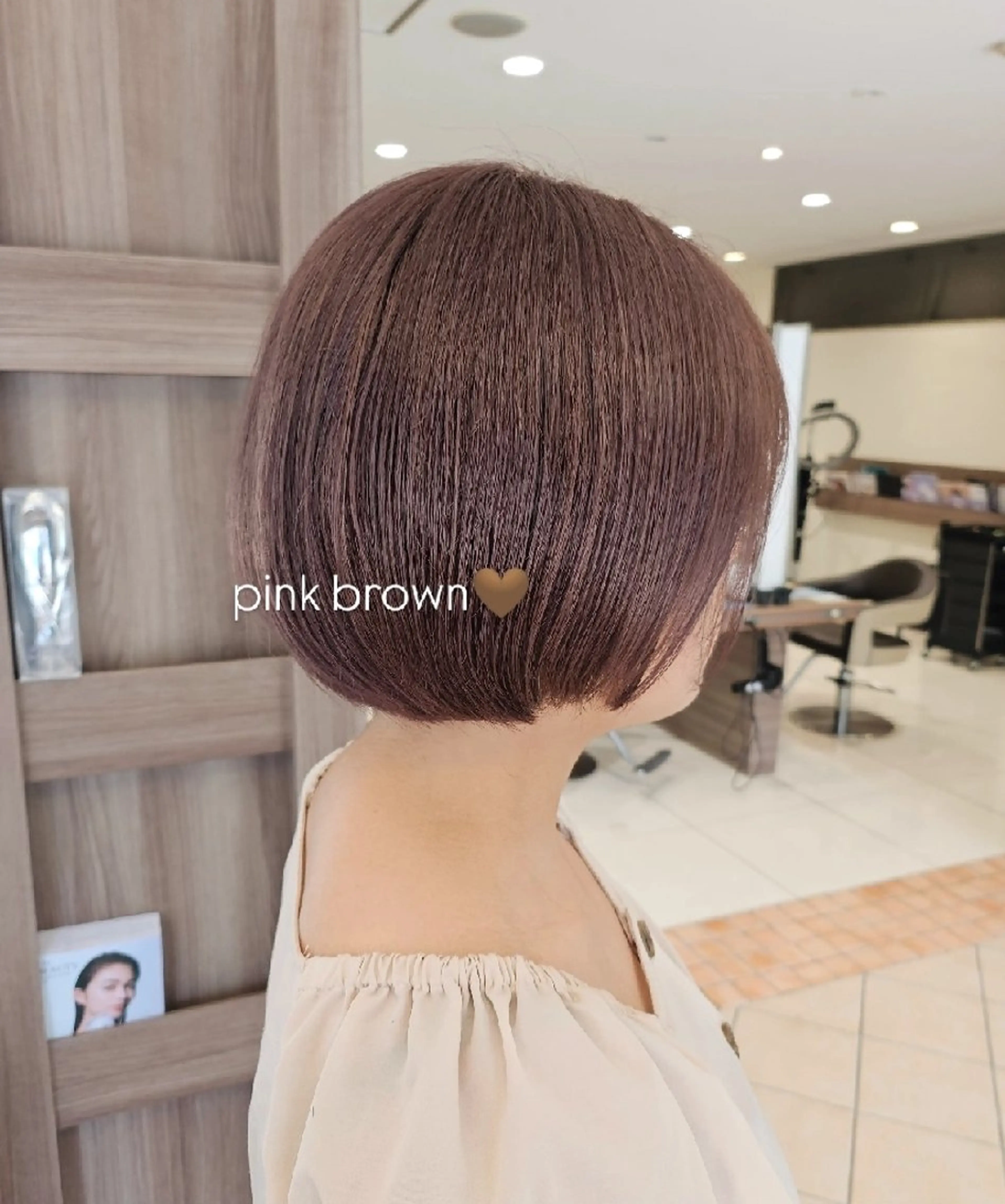 ショート カラー ブリーチ ブラウンカラー ピンクカラー ピンクブラウン ショートヘア カット ヘアカラー トリートメント ナチュラル暖色カラー 🤎 佐藤栞のヘアスタイル