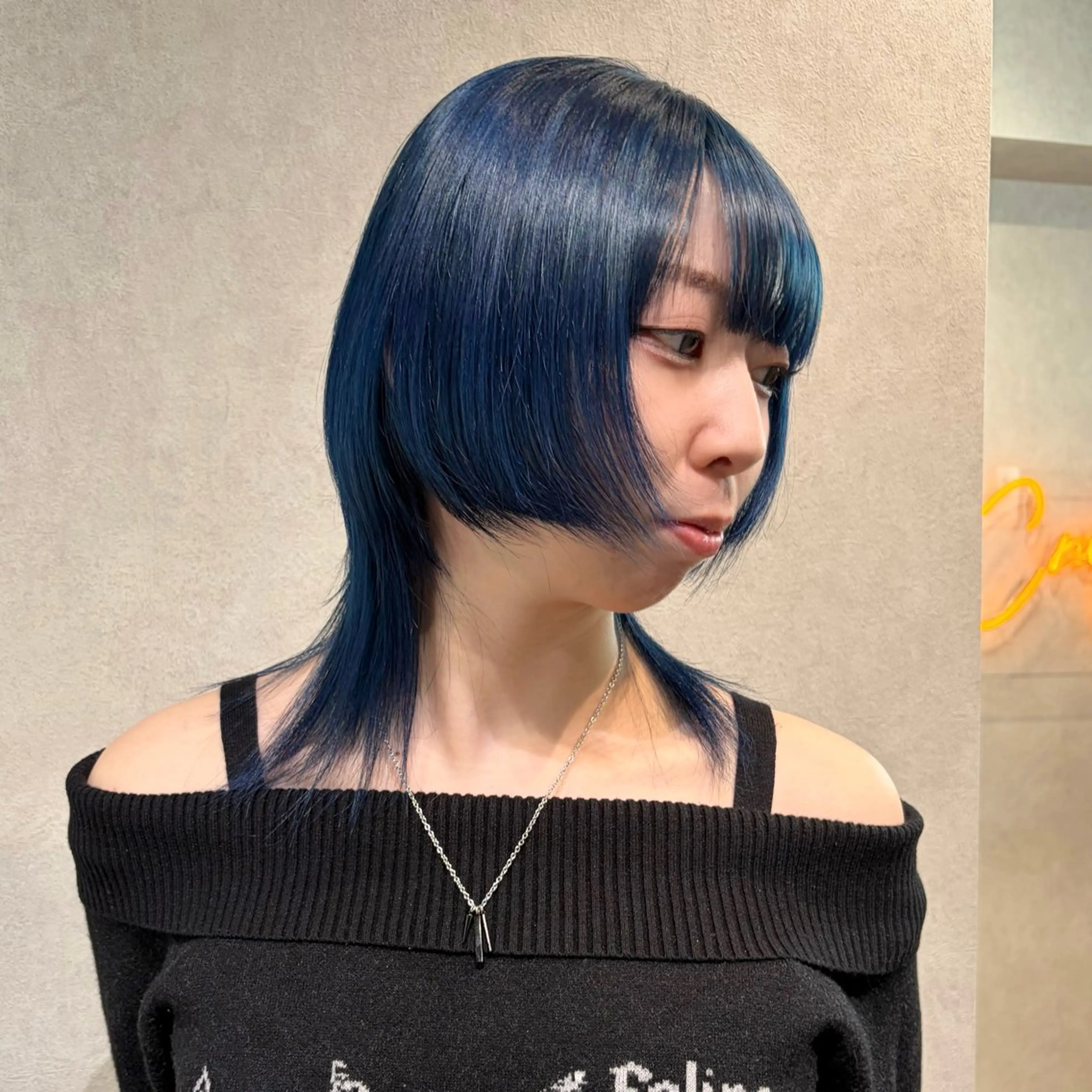 ミディアム カラー ブリーチ ブルーカラー ハイトーンカラー ヘアカラー 派手髪ハイトーン💛 ネイル💅まりなのその他イメージ