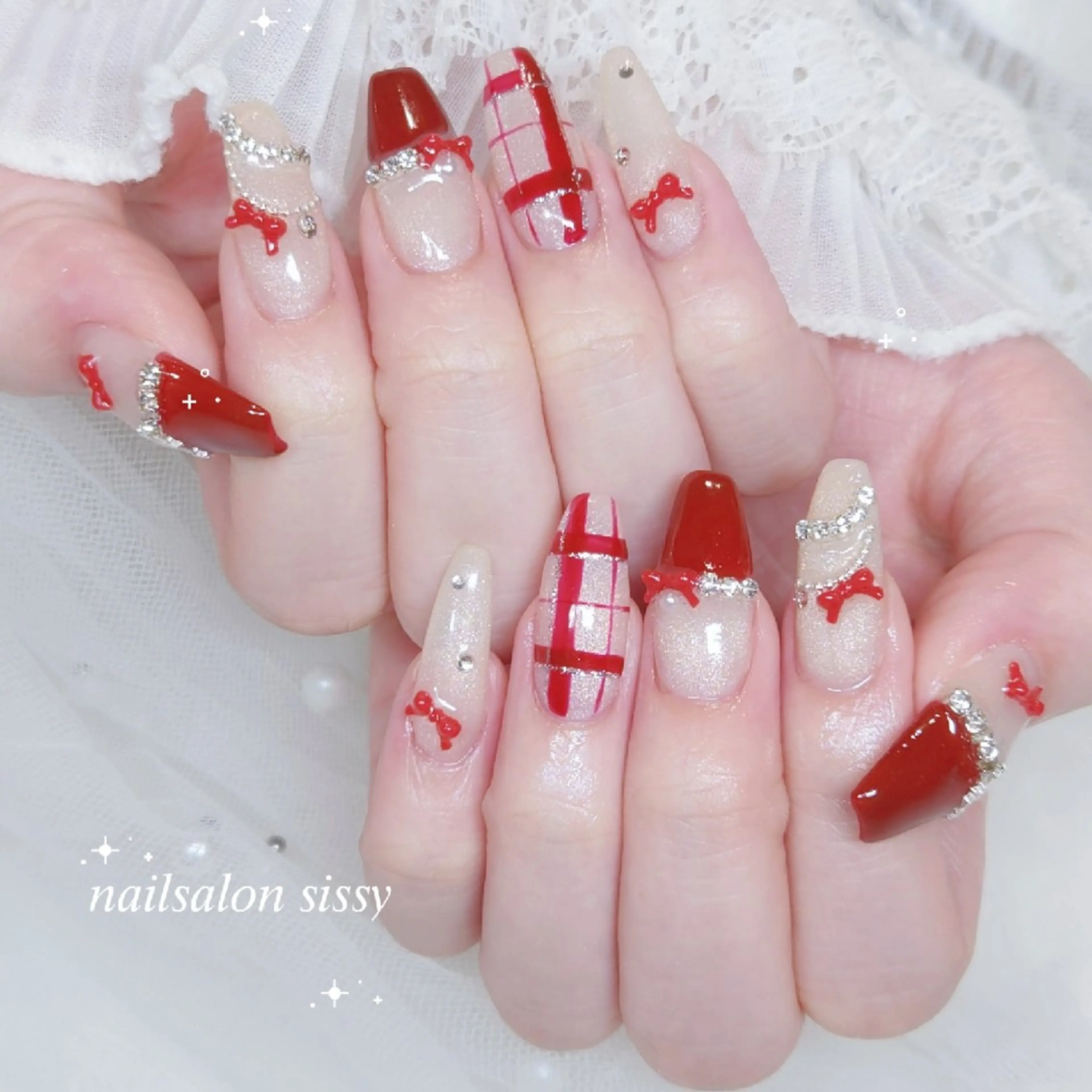 ネイル ガーリー 赤色 ワンホンネイル ハンドネイル nailsalon sissy所属・sissy hatsuneのネイルデザイン