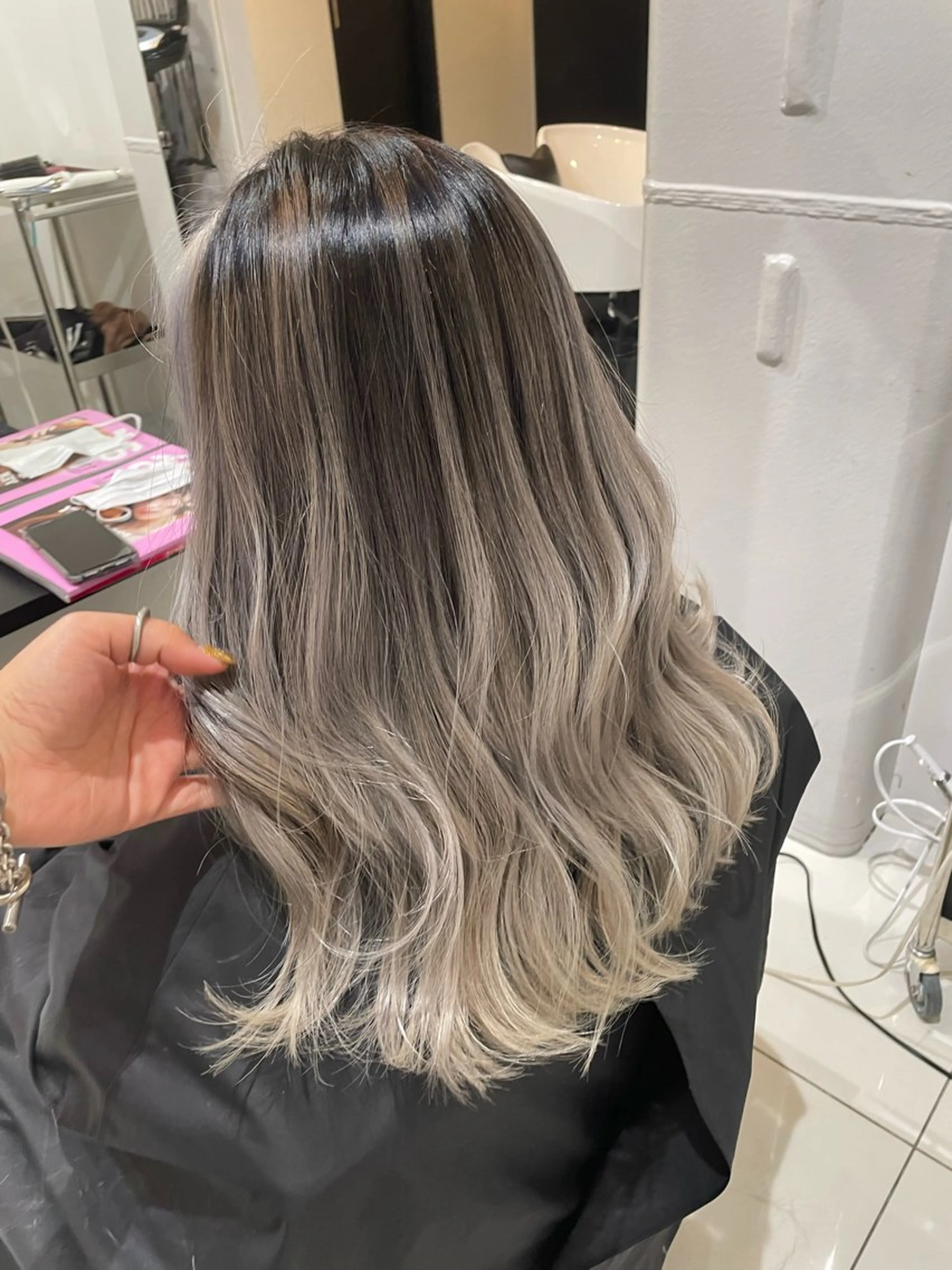 ロング カラー バレイヤージュ ブリーチ ケアブリーチ ダブルカラー ハイライトカラー Rikuto/原宿 /グラデーションのヘアスタイル