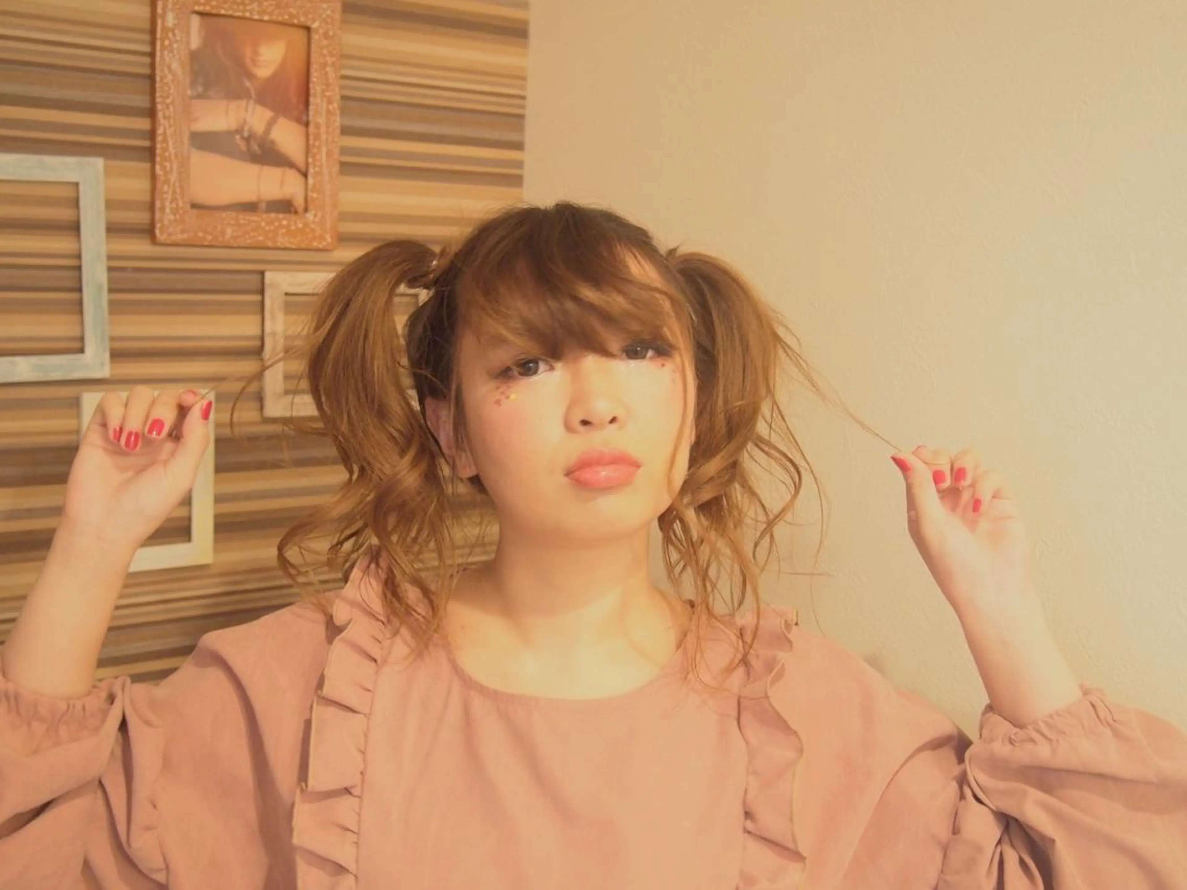 ミディアム ヘアアレンジ ツインテール yeope所属・ハイトーンカラー ブリーチ専門・天神のヘアスタイル