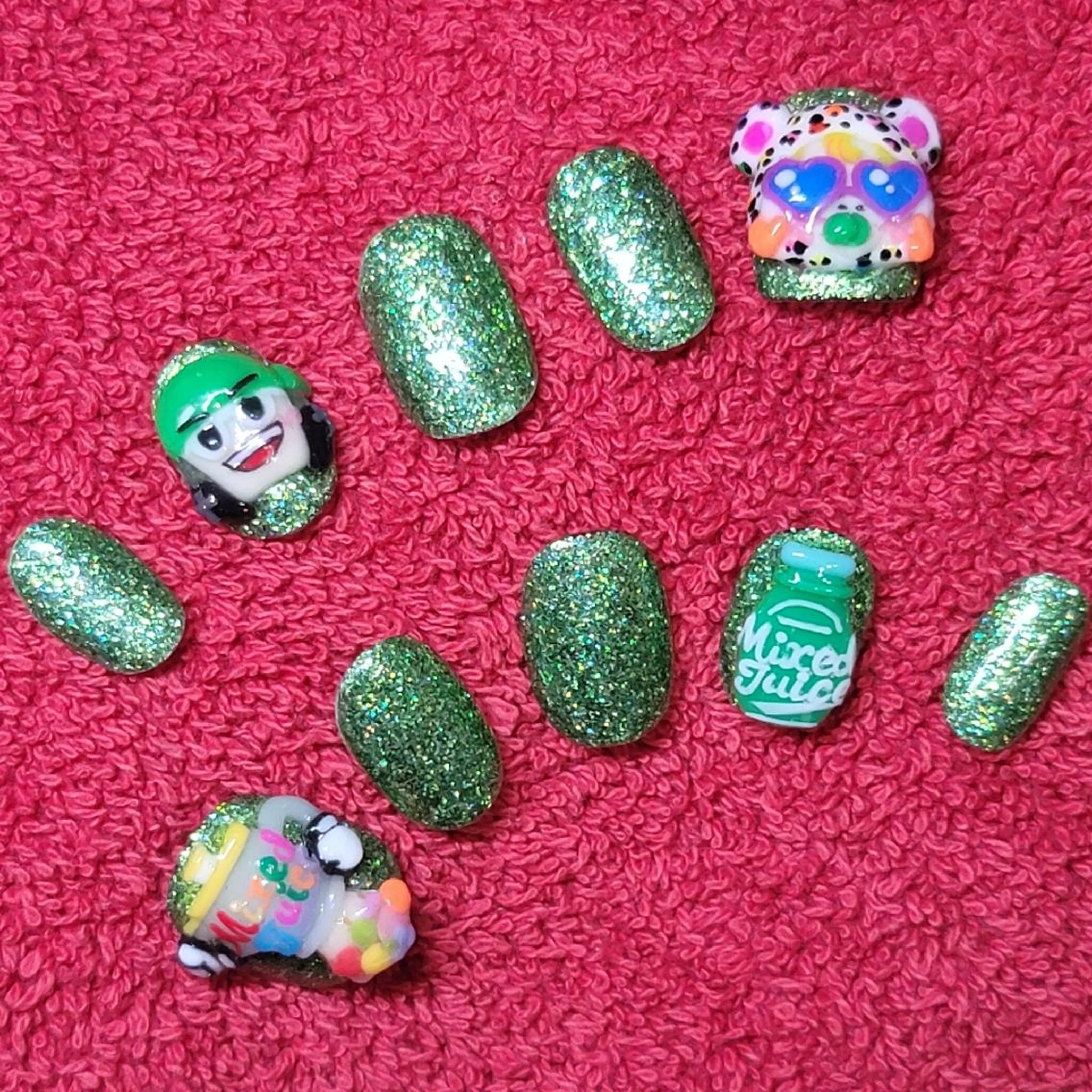 ネイル アートネイル オーロラネイル グリーン ラメ(グリッター) ワンカラーネイル ハンドネイル よしだ ひろきのネイルデザイン