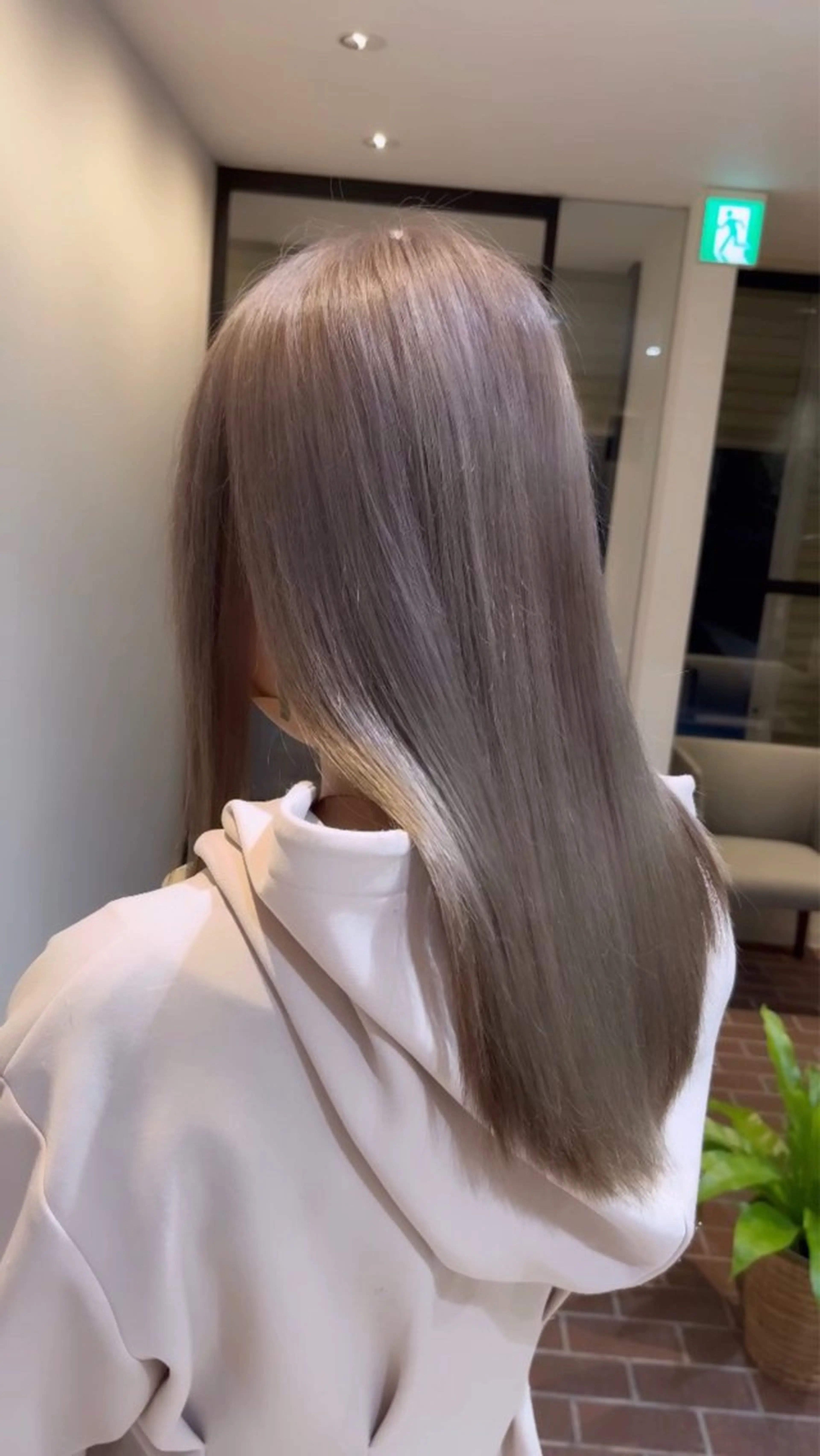 ロング カラー 髪の修復専門サロン　hair place VIVE所属・KOTA / ハイトーン/髪質改善のヘアスタイル