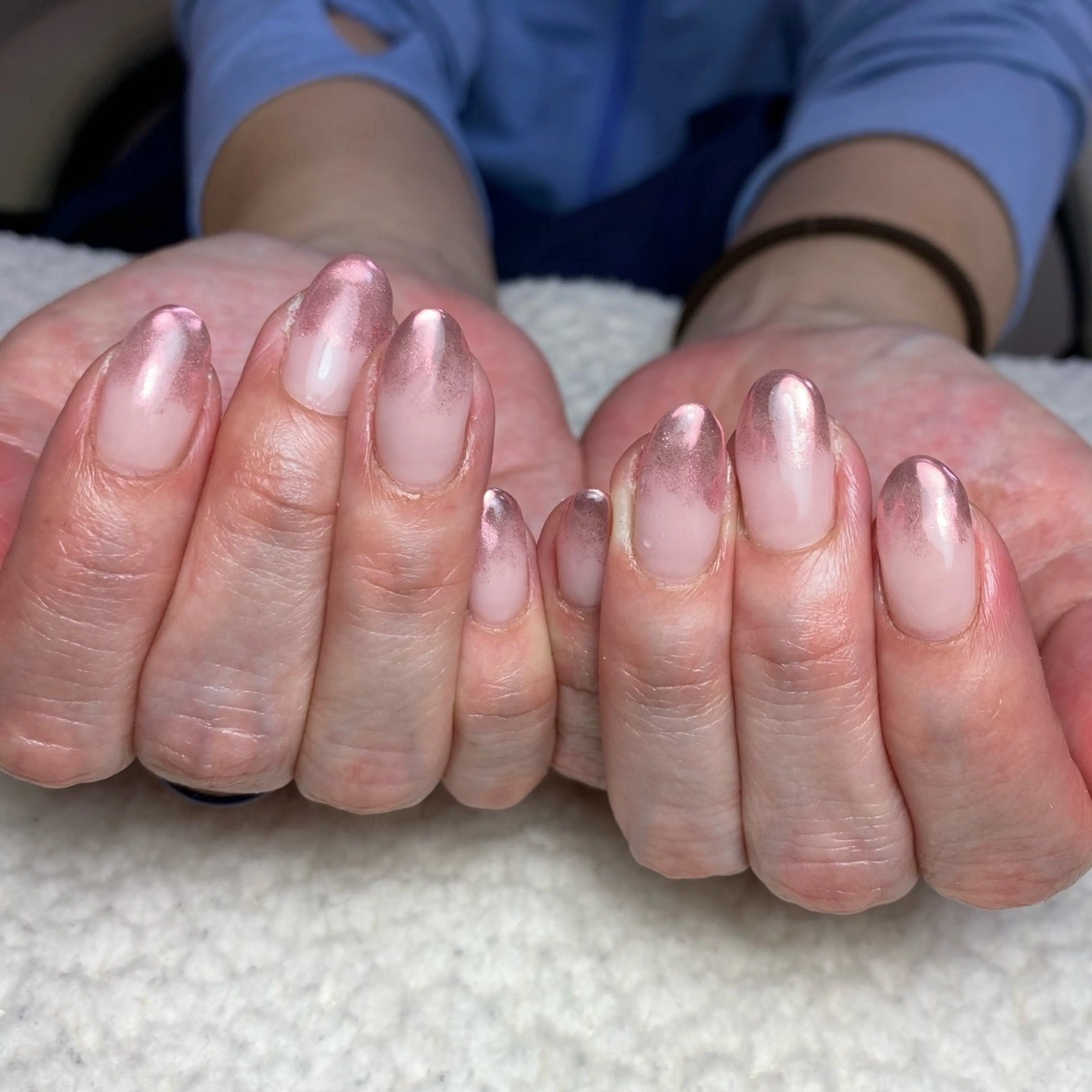 ネイル グラデーション ミラーネイル ピンク ハンドネイル COCO+所属・COCO +のエステ・リラクイメージ