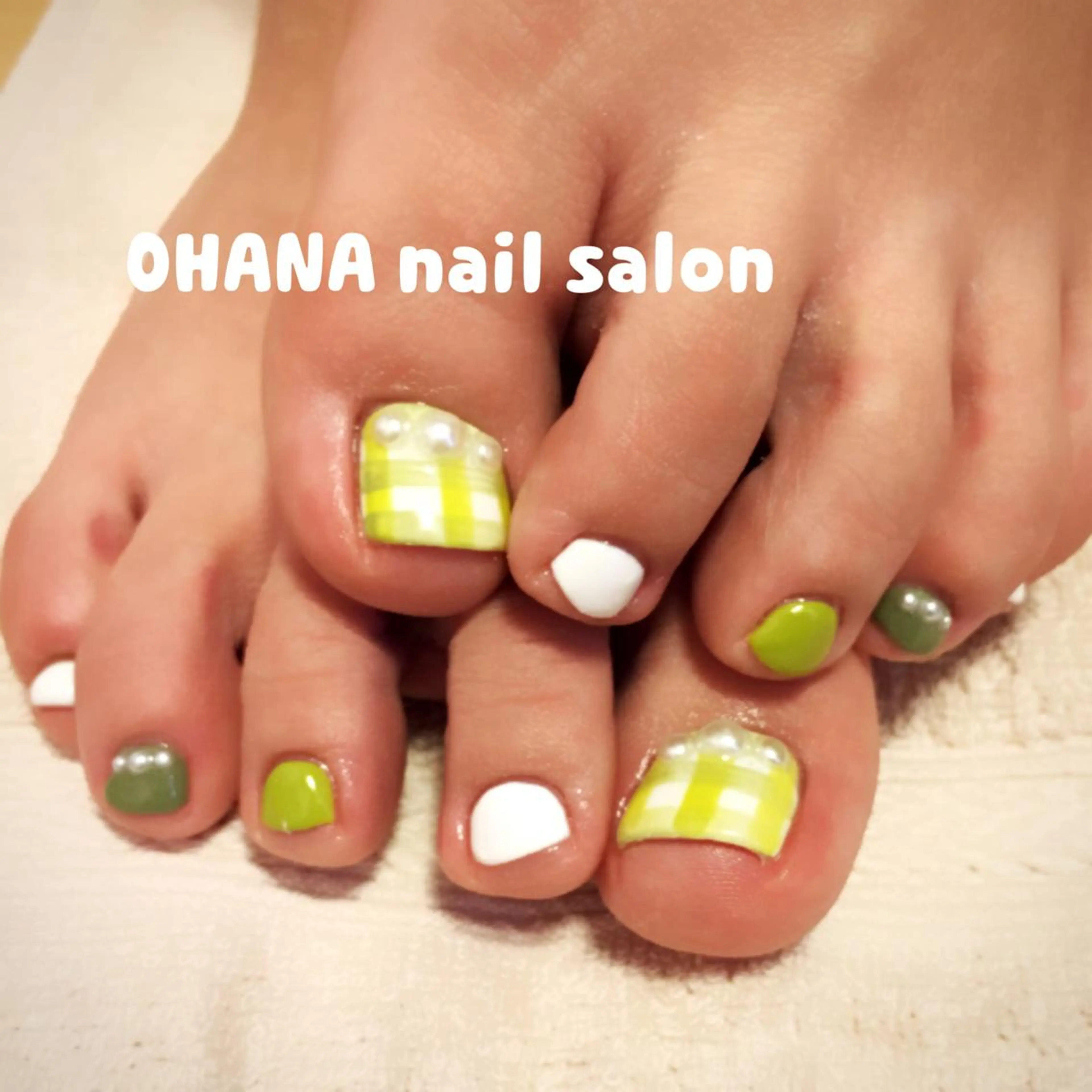 ネイル フットネイル ジェルネイル グリーン 春ネイル 那覇🏝️台湾人 ネイリストSHIUのネイルデザイン