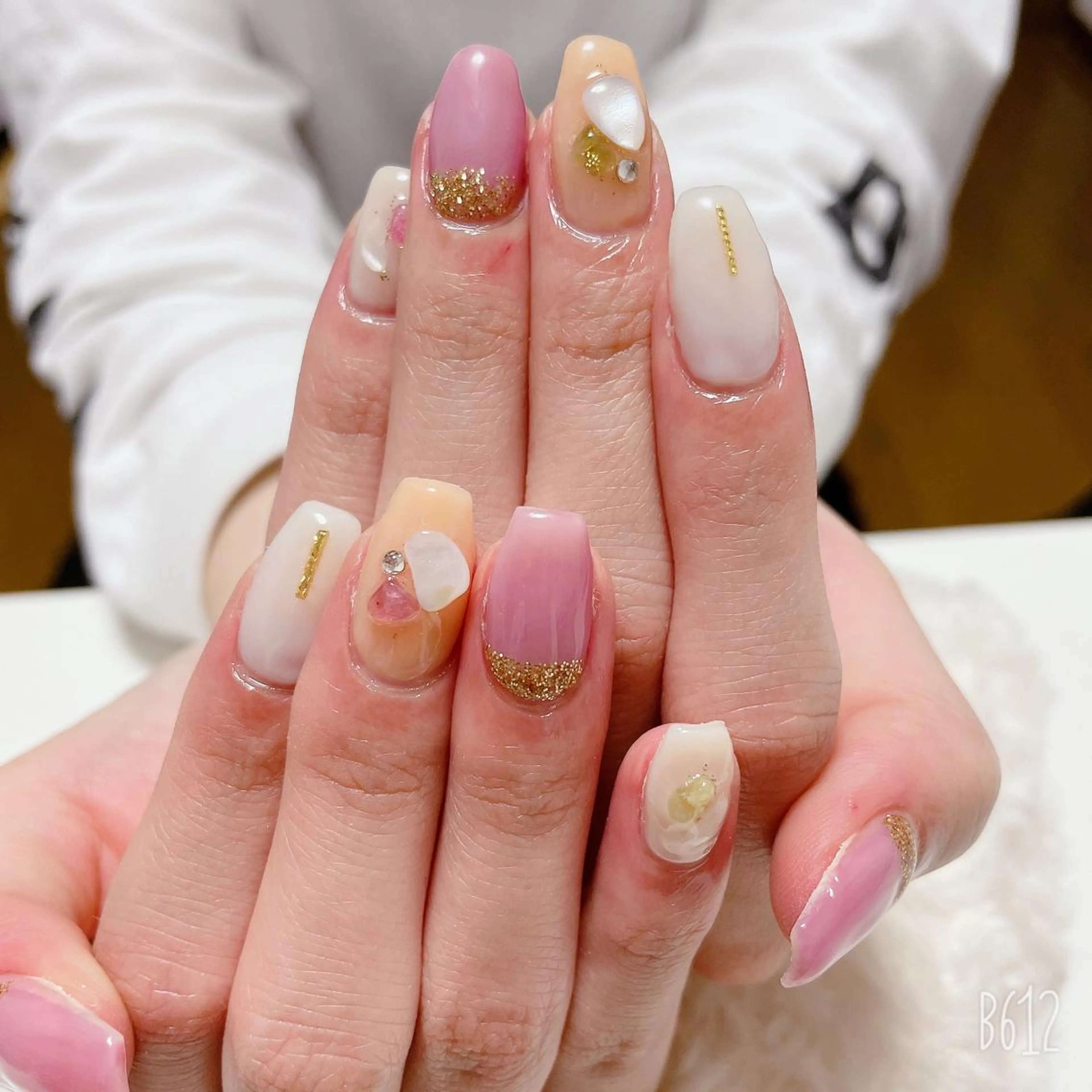 ネイル The Best Beauty受付担当のヘアスタイル