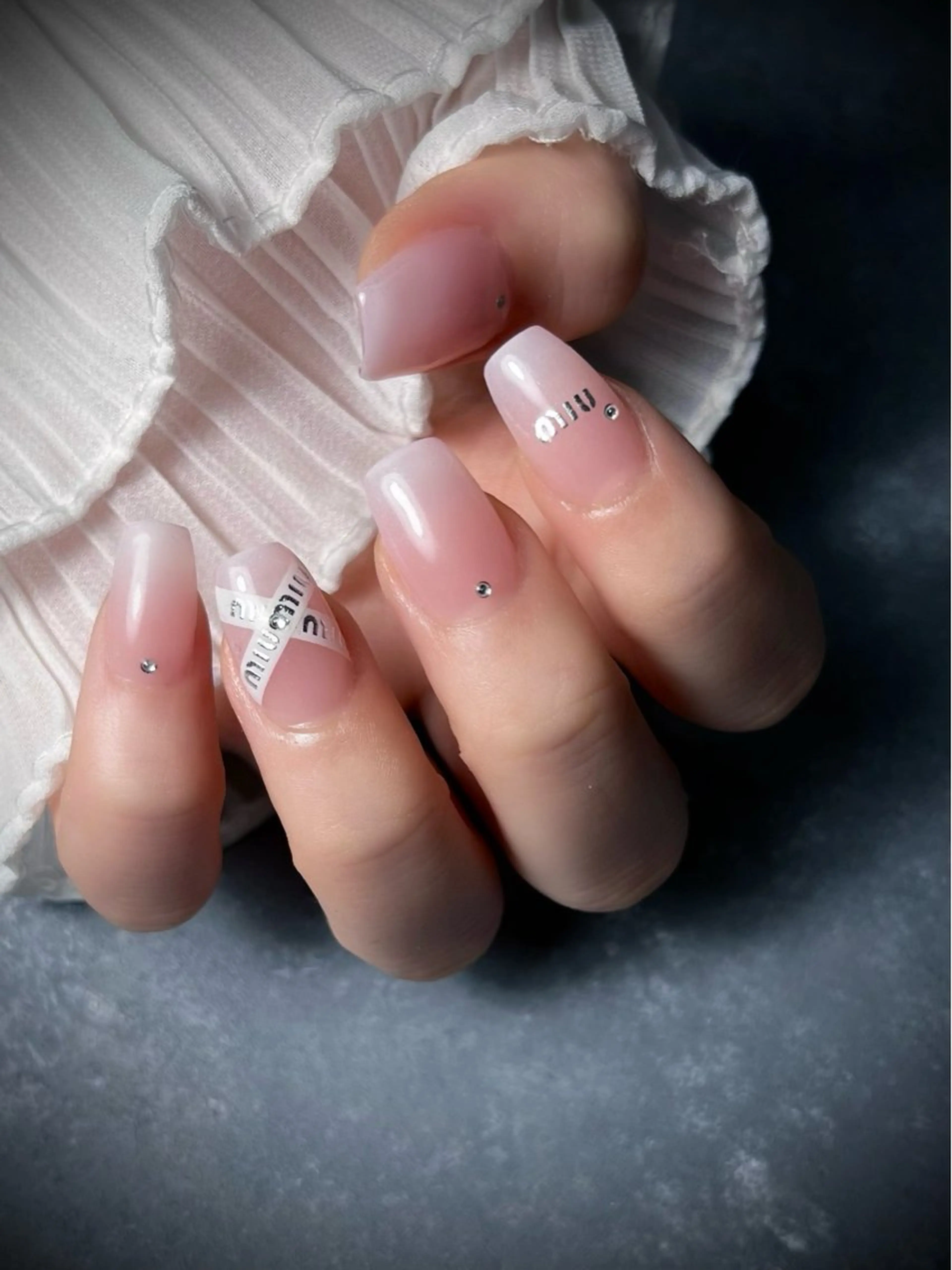 ネイル キラキラネイル マグネットネイル ワンカラーネイル スカルプネイル ワンホンネイル nine.🦋 YUKOのネイルデザイン