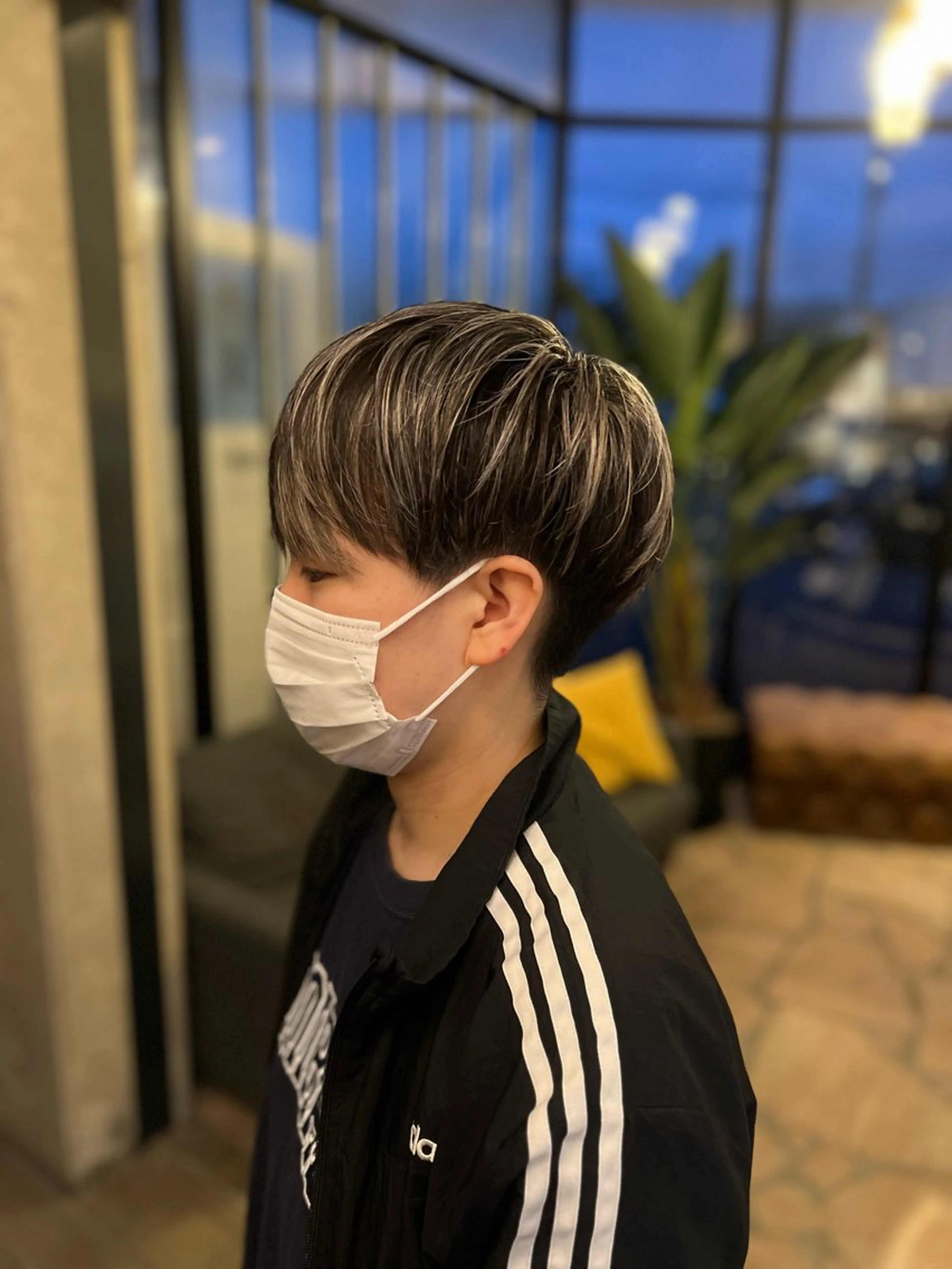 ショート カラー メンズ 只野 真衣のヘアスタイル