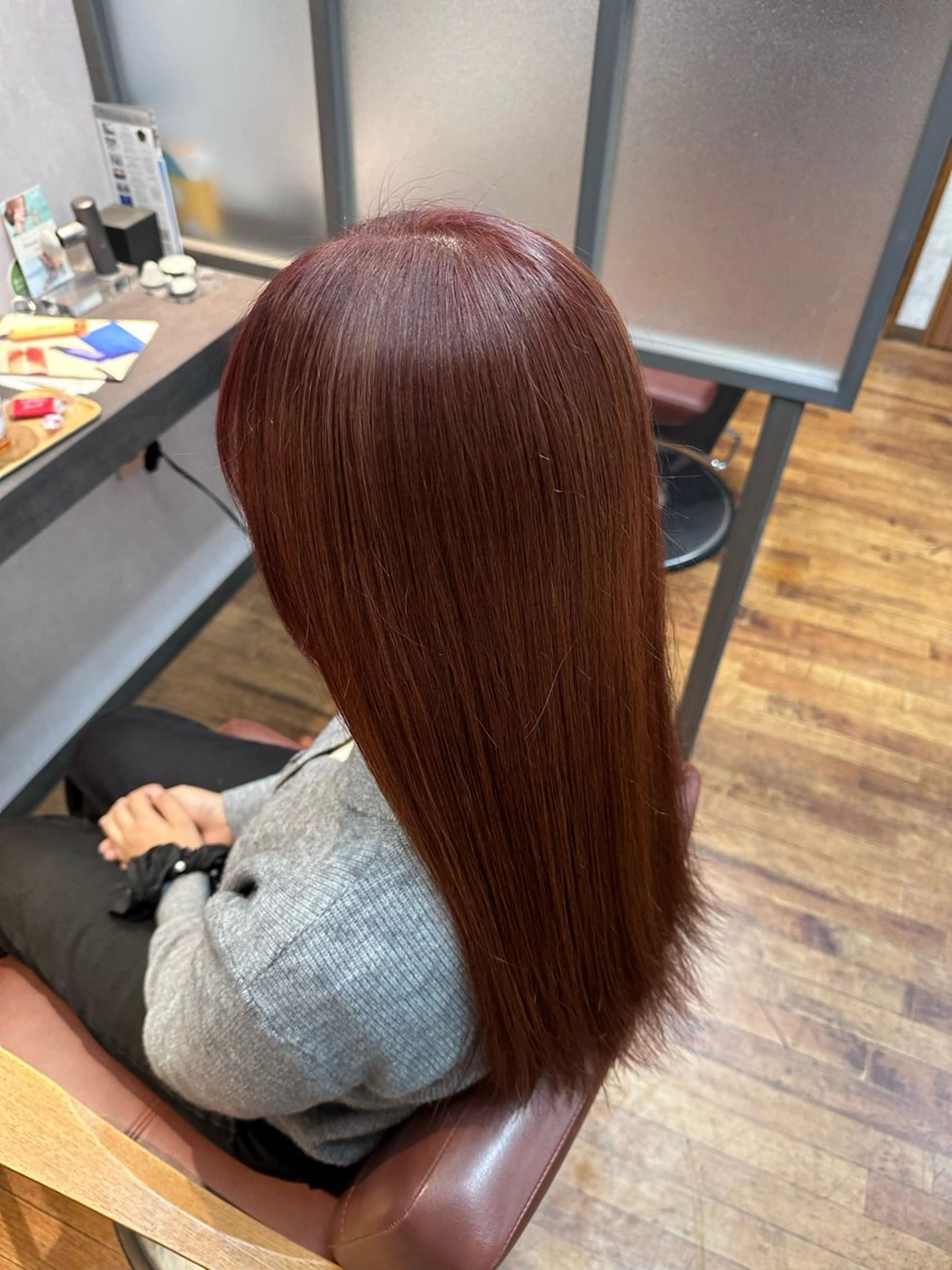 ロング 手塚 菜々美のヘアスタイル