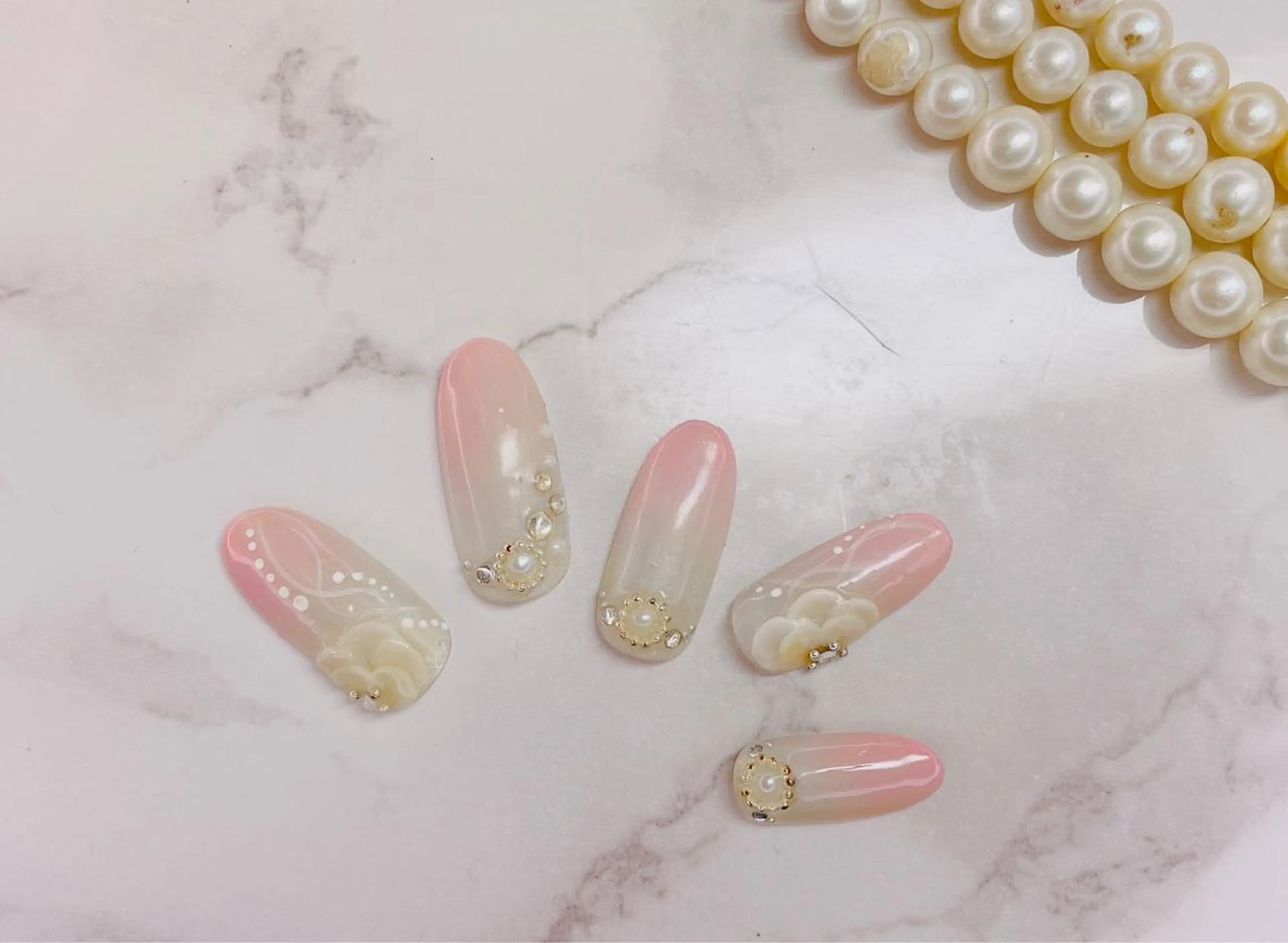 ネイル ブライダルネイル SINCERELY シンシアリー🌈のネイルデザイン