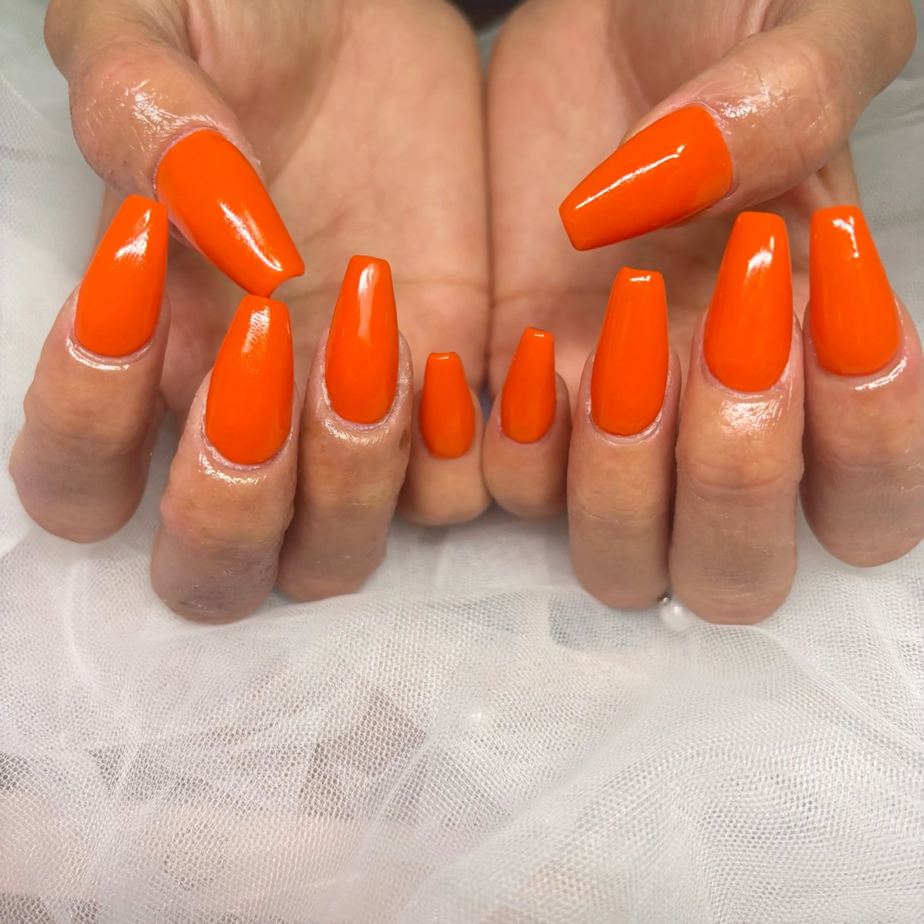 ネイル オレンジ ハンドネイル RE💟N.NAIL ラテン系お姉さんのネイルデザイン