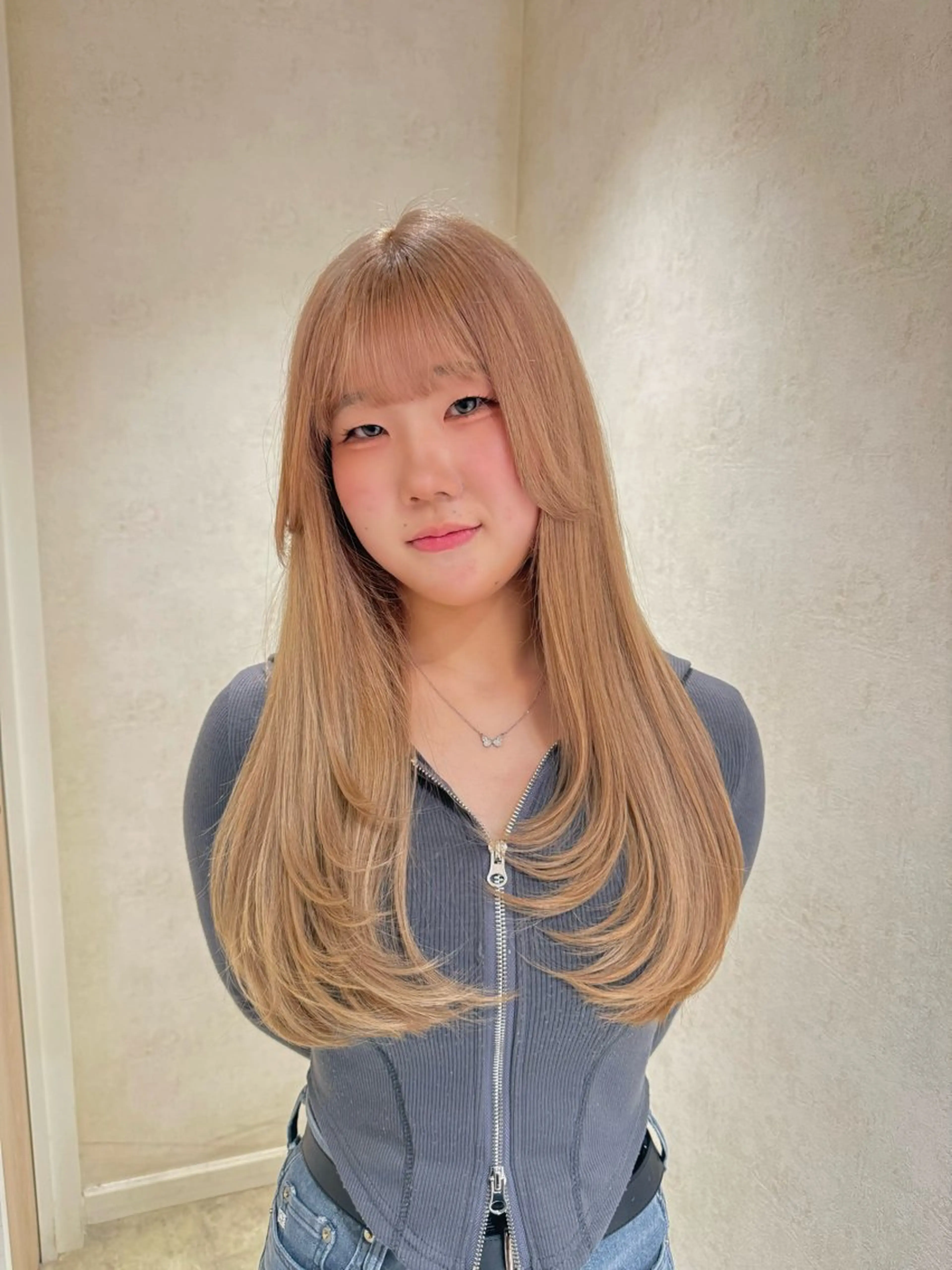 カラー ベージュカラー ミルクティーベージュ ブリーチ/ブロンド /sakura🌸のヘアスタイル