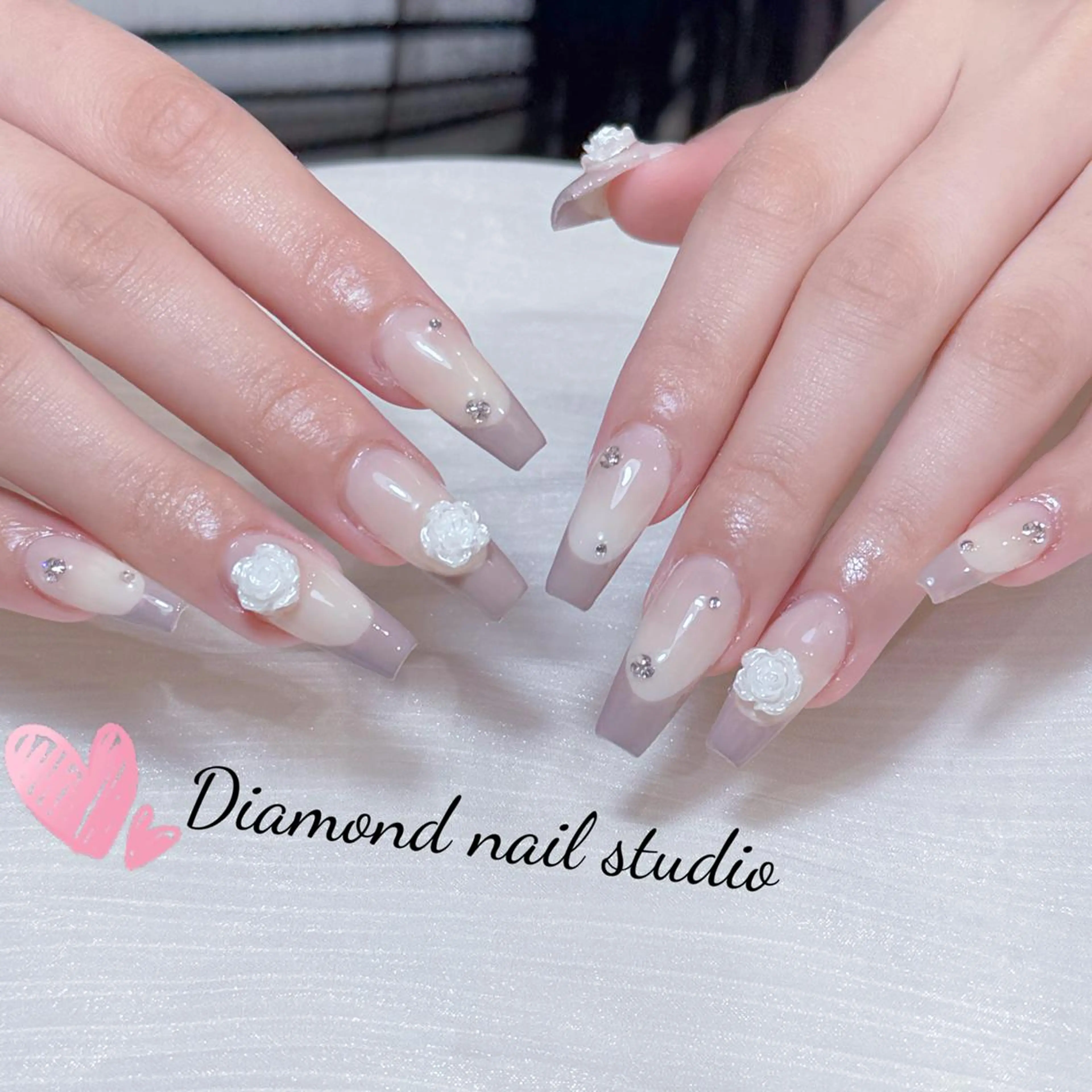 ネイル アートネイル オーロラネイル ガーリー キラキラネイル 韓国ネイル ハンドネイル DIAMOND NAILMANAMIのネイルデザイン