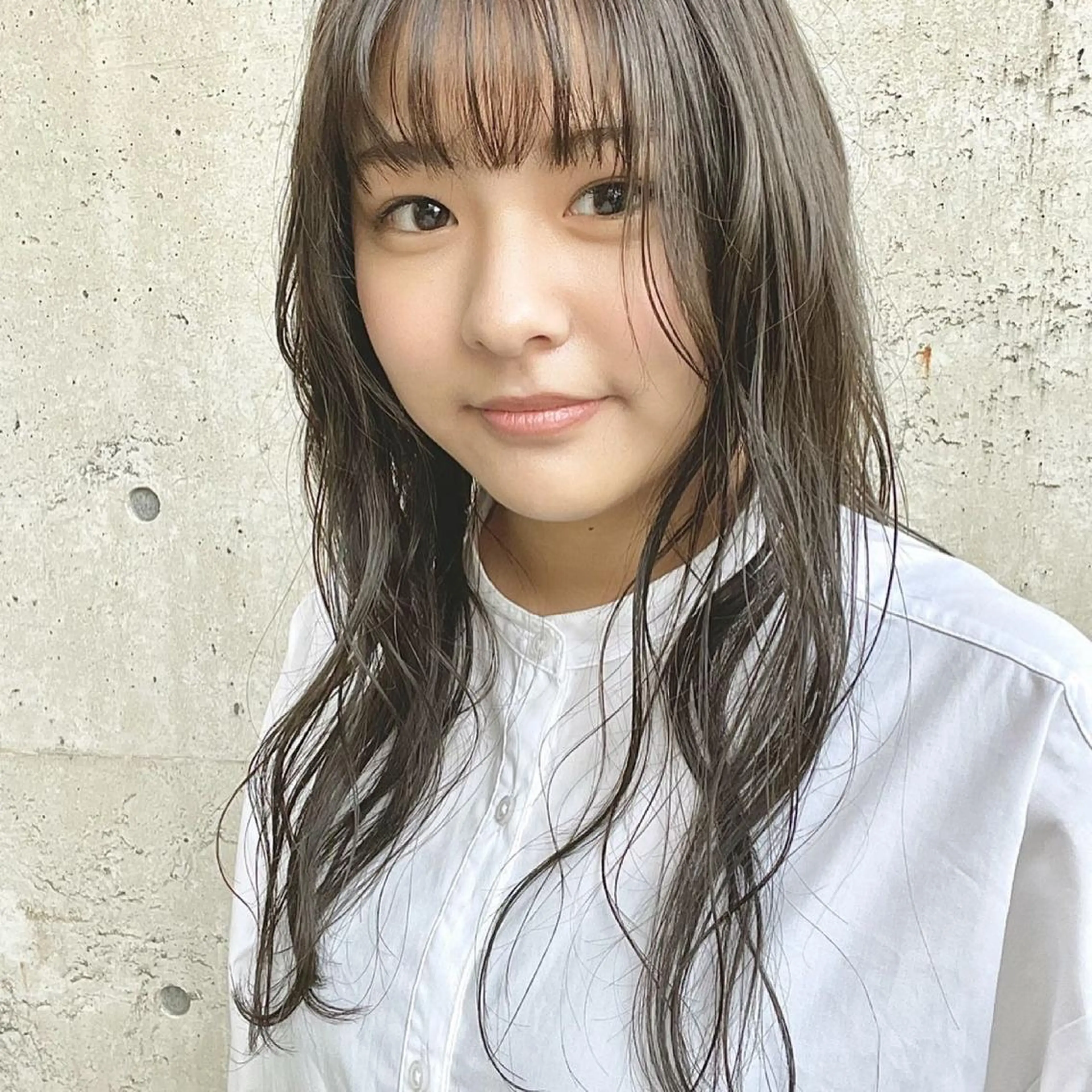 ロング カラー アッシュ アッシュグレー アッシュグレージュ グレージュ カット ヘアカラー トリートメント hair  design  ALBERO所属・日高 香織のヘアスタイル