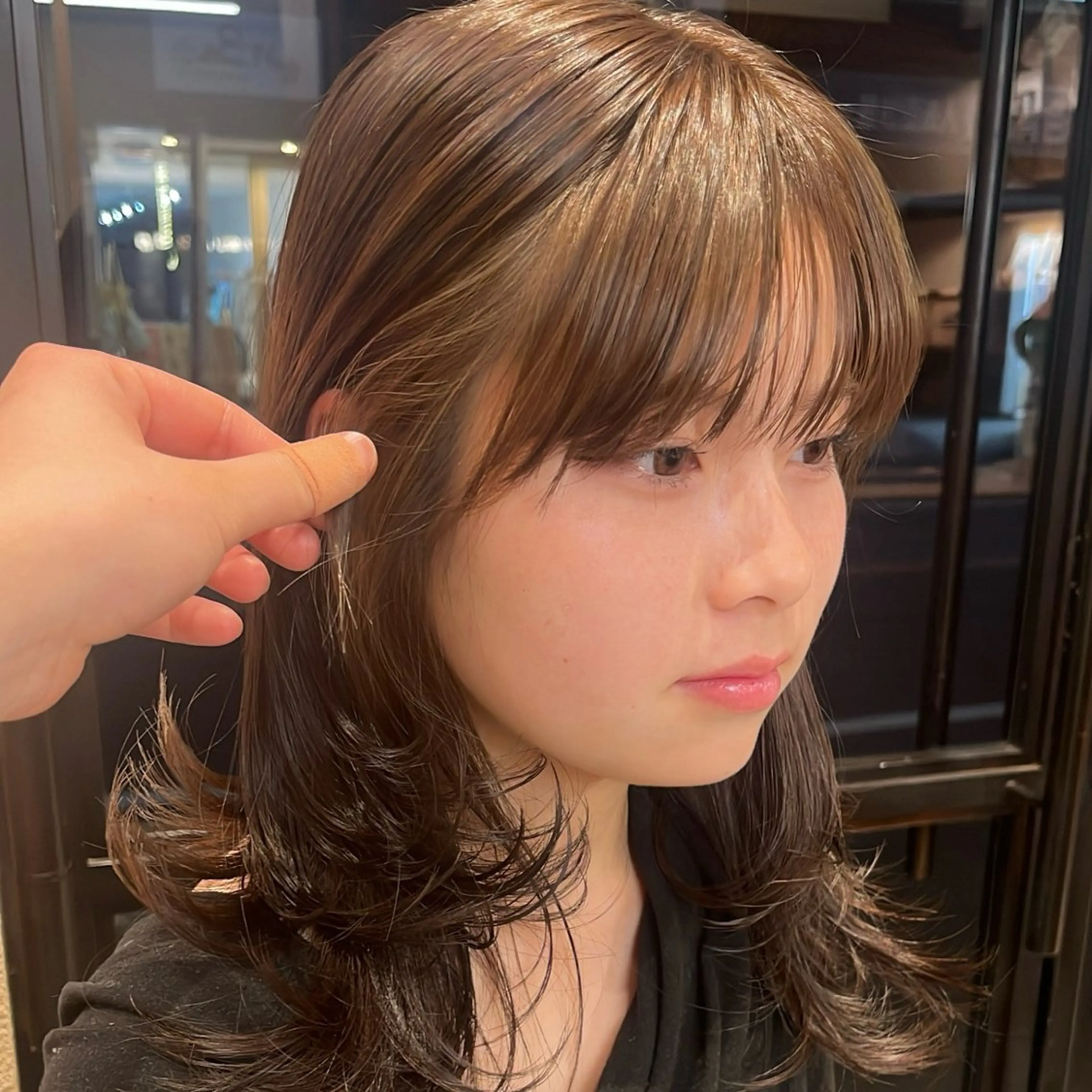 セミロング カット ヘアカラー Wカラー🐾 ハルナのヘアスタイル