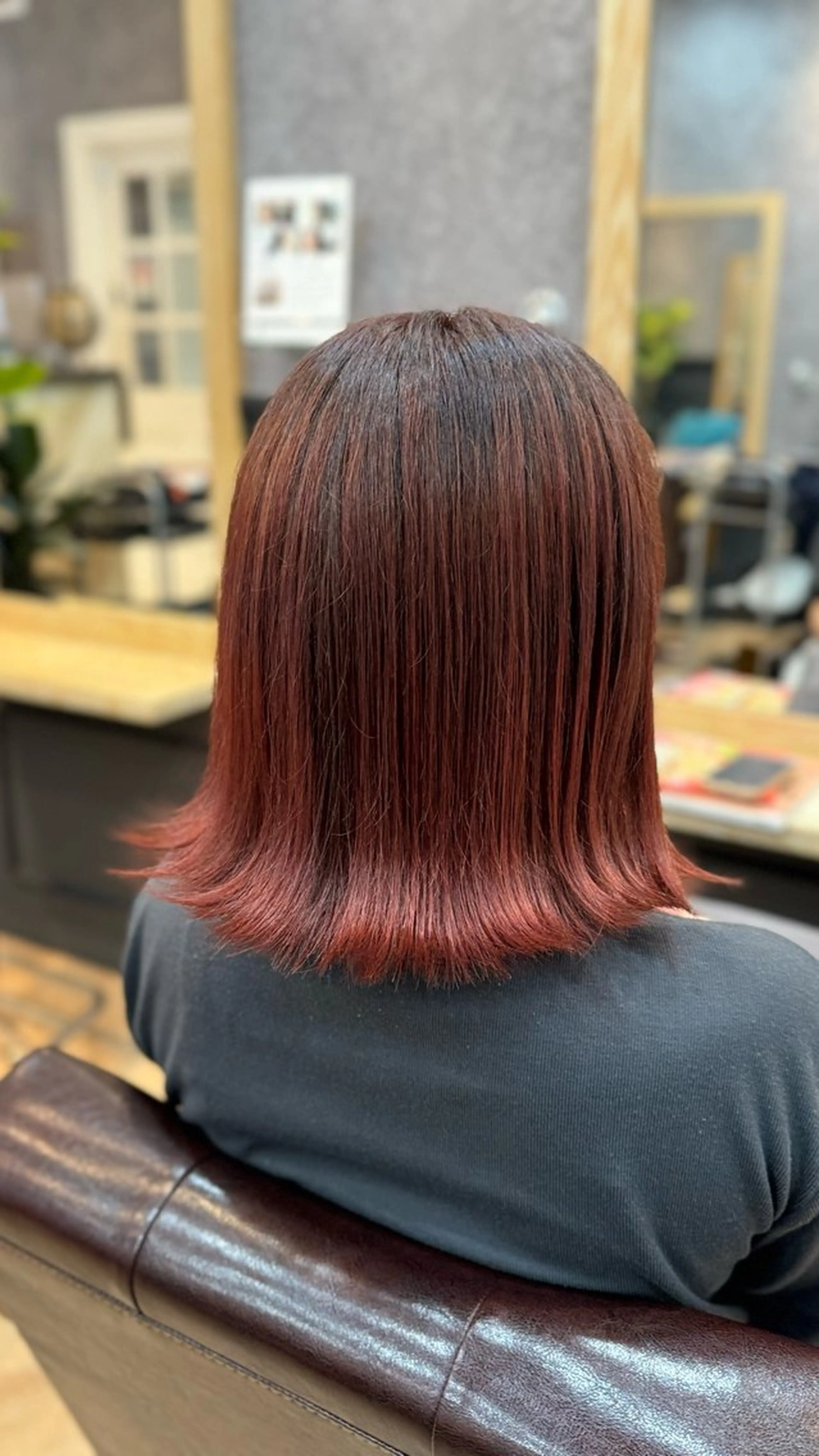 ミディアム カラー ブリーチ ブラウンカラー ブリーチなしカラー レッドカラー レッドブラウン 河内 大慎のヘアスタイル