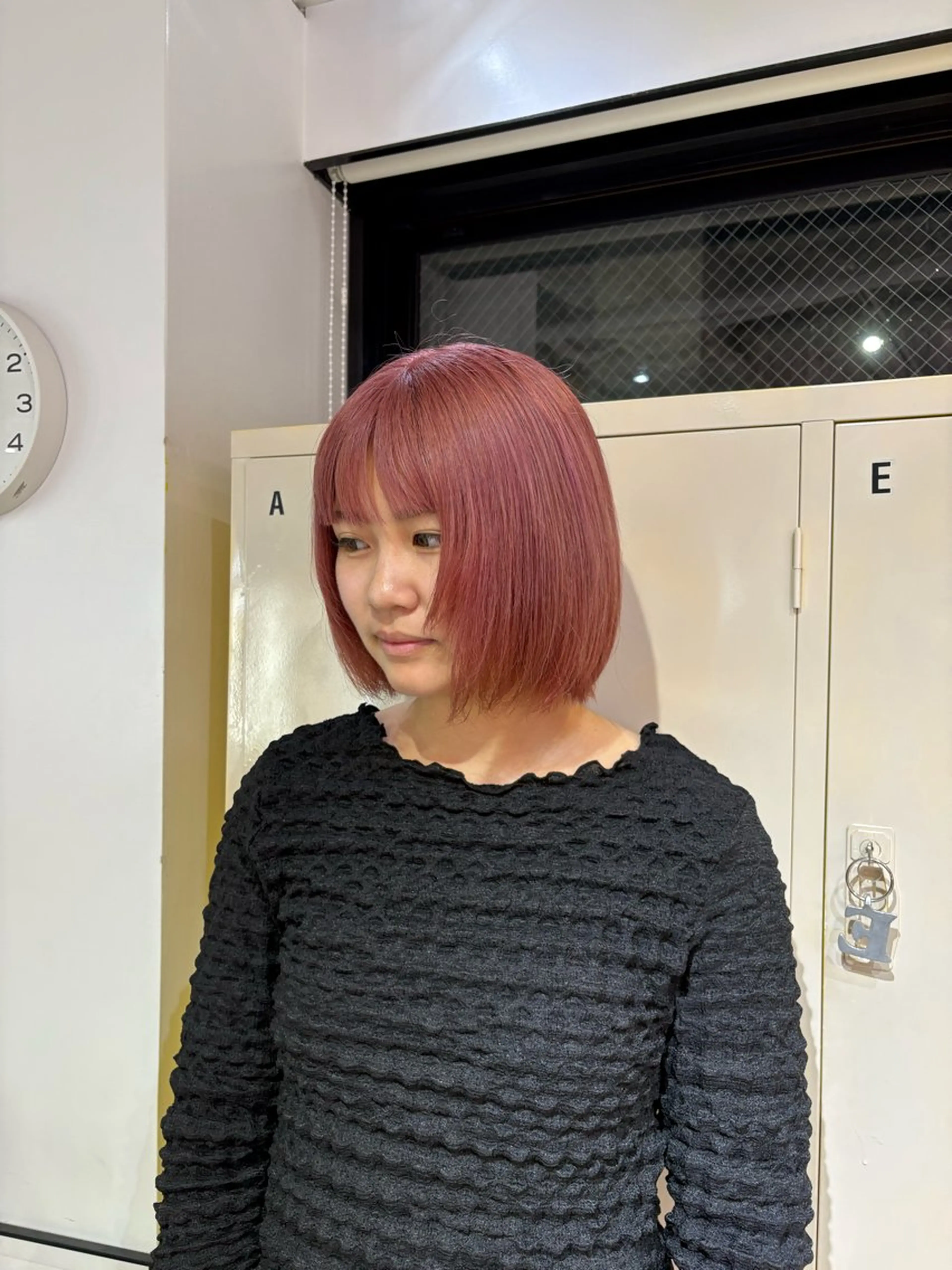 ミディアム カット ヘアカラー トリートメント 高明度ハイトーン× ショート/莉音🧤のヘアスタイル