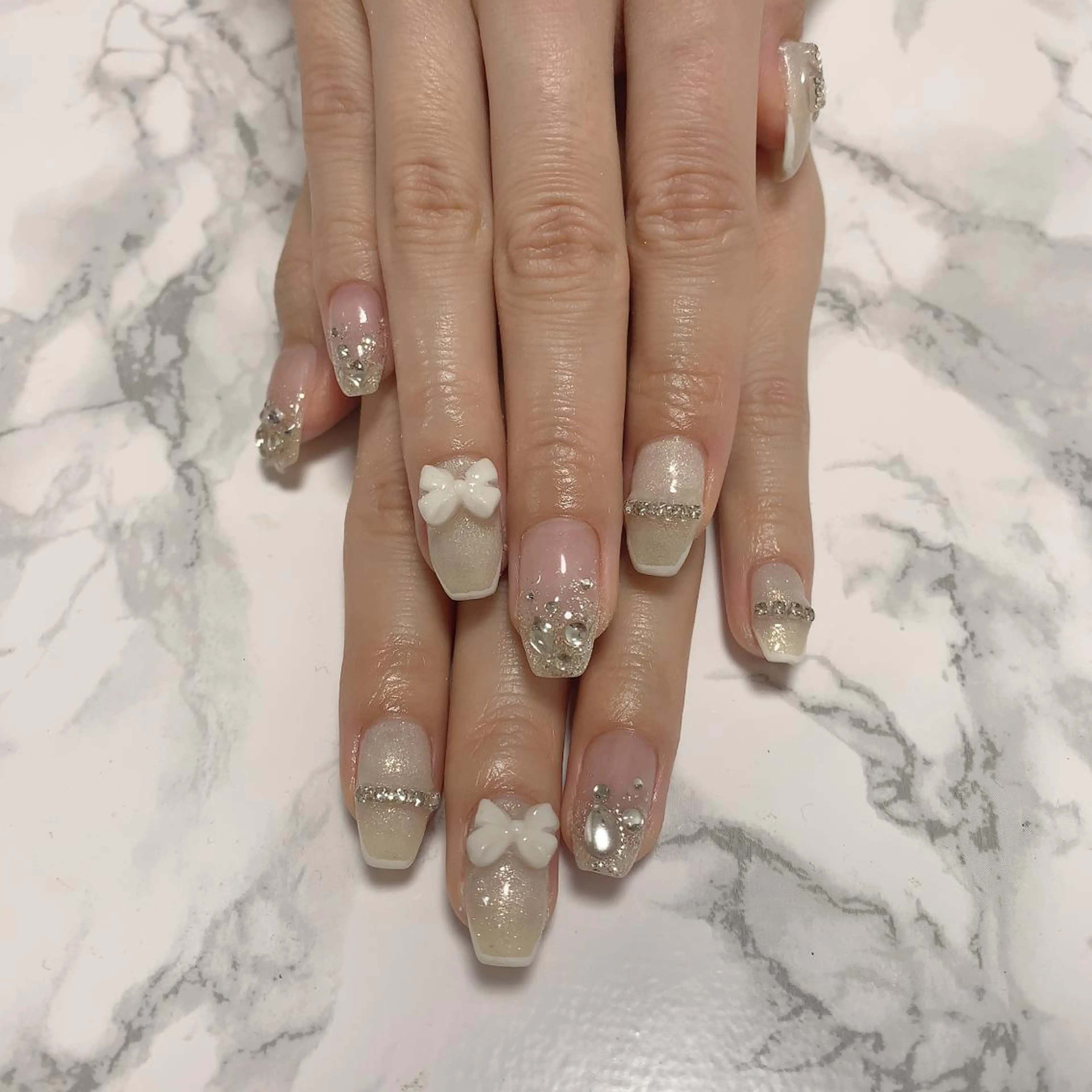 ネイル はな💎ネイル ワンホン、長さ出しのネイルデザイン