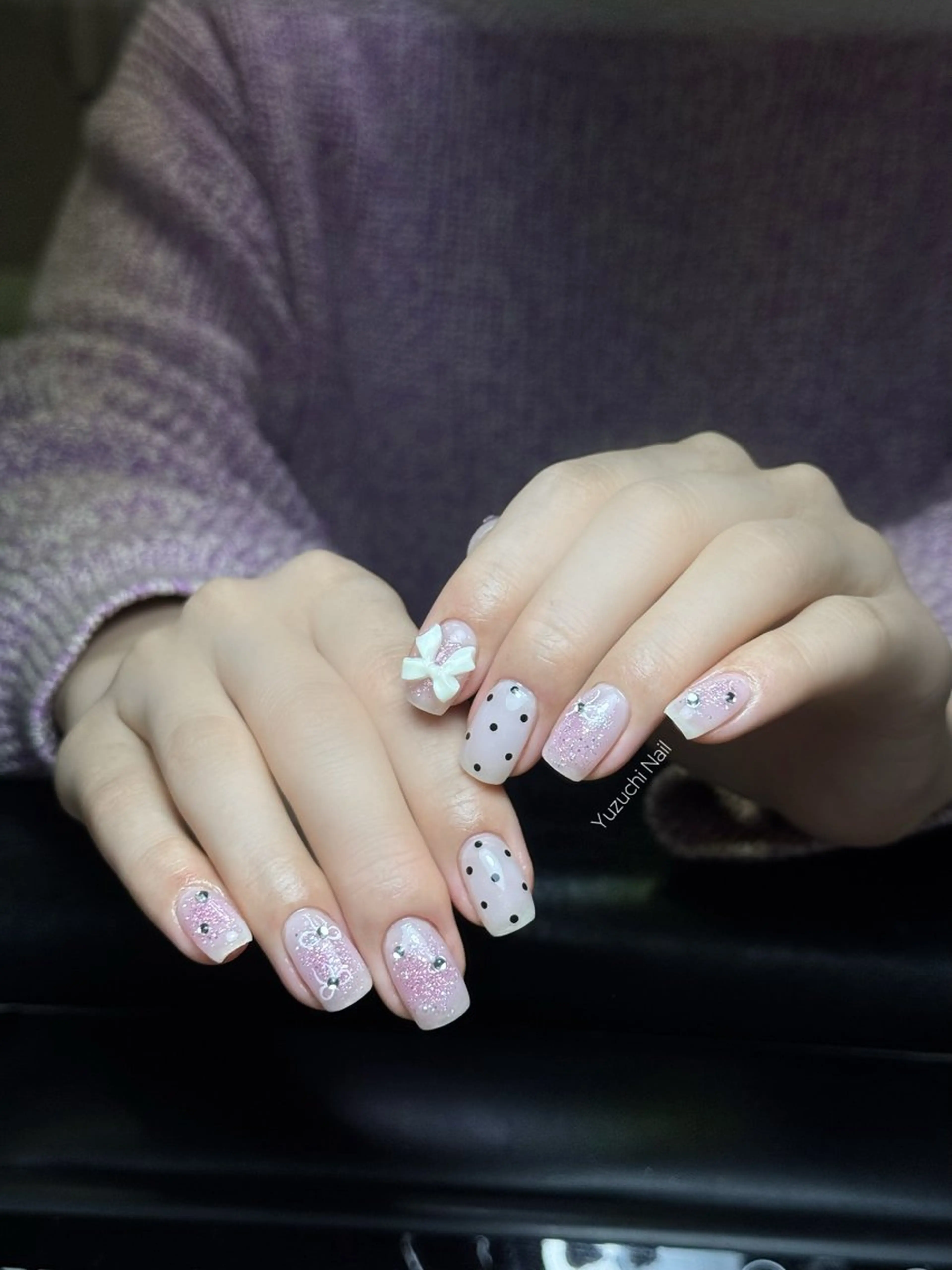 ネイル チークネイル ドット キラキラネイル 韓国ネイル レース ハンドネイル ハンドケア Yuzuchi Nailのネイルデザイン