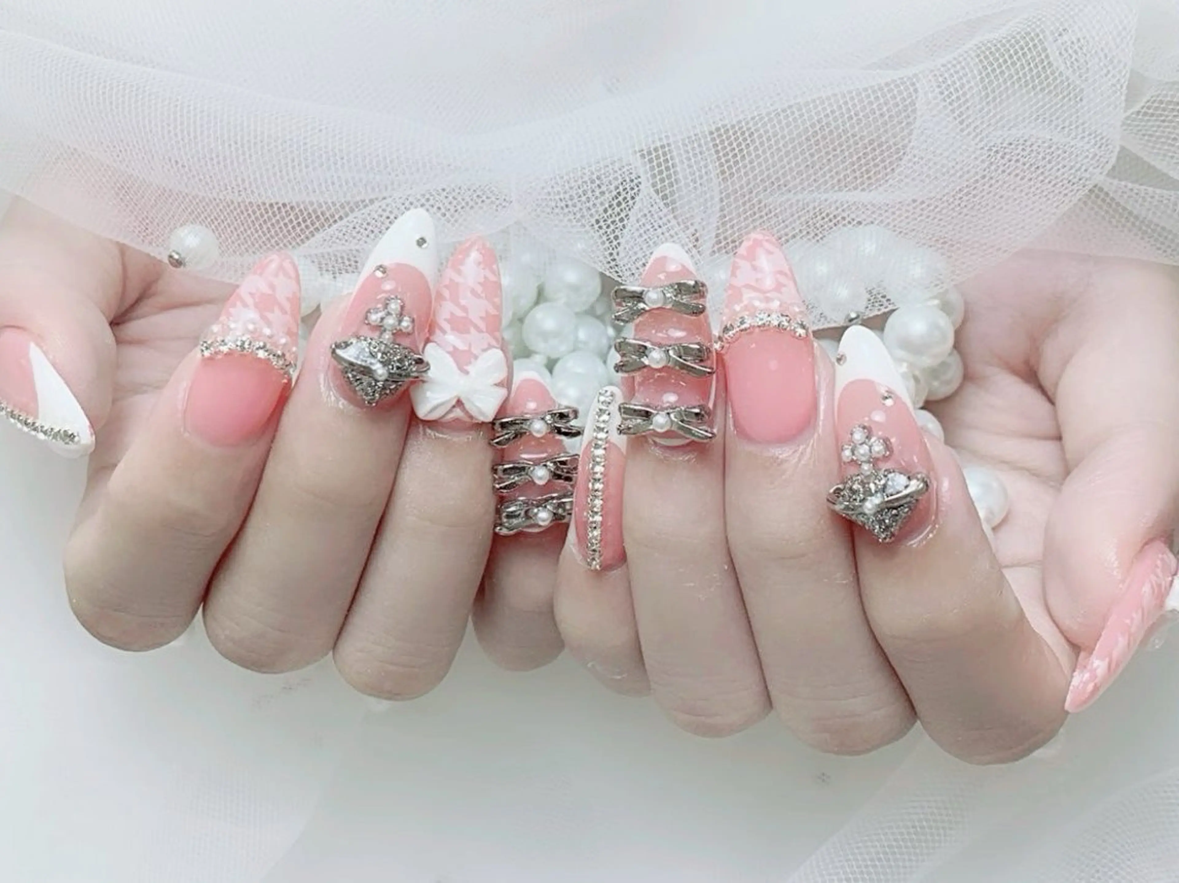 ネイル フレンチネイル ジェルネイル ハート 韓国ネイル マグネットネイル ハンドネイル ネイルサロン lotusのネイルデザイン