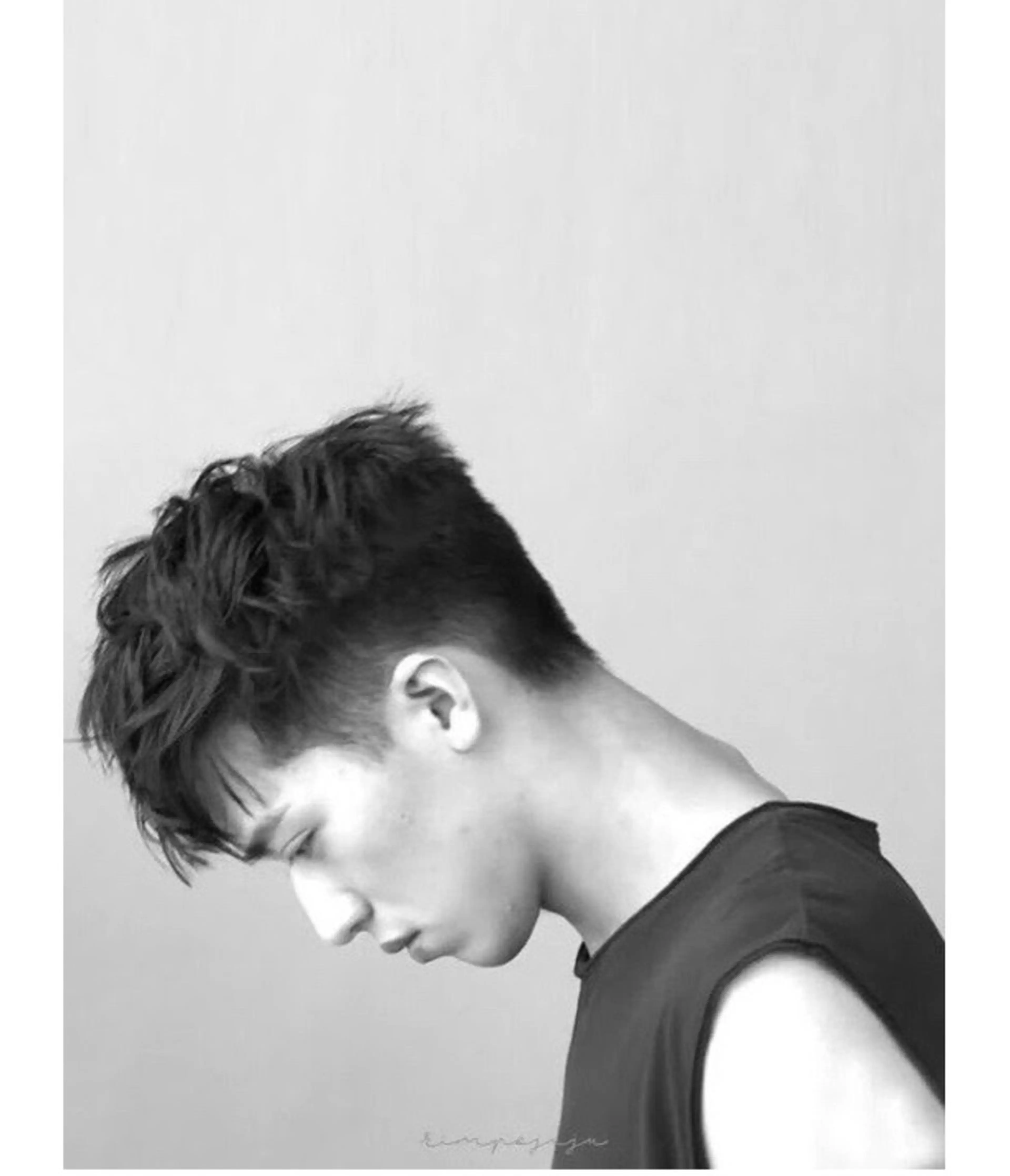 ショート 加藤木麻彩 NEROのヘアスタイル