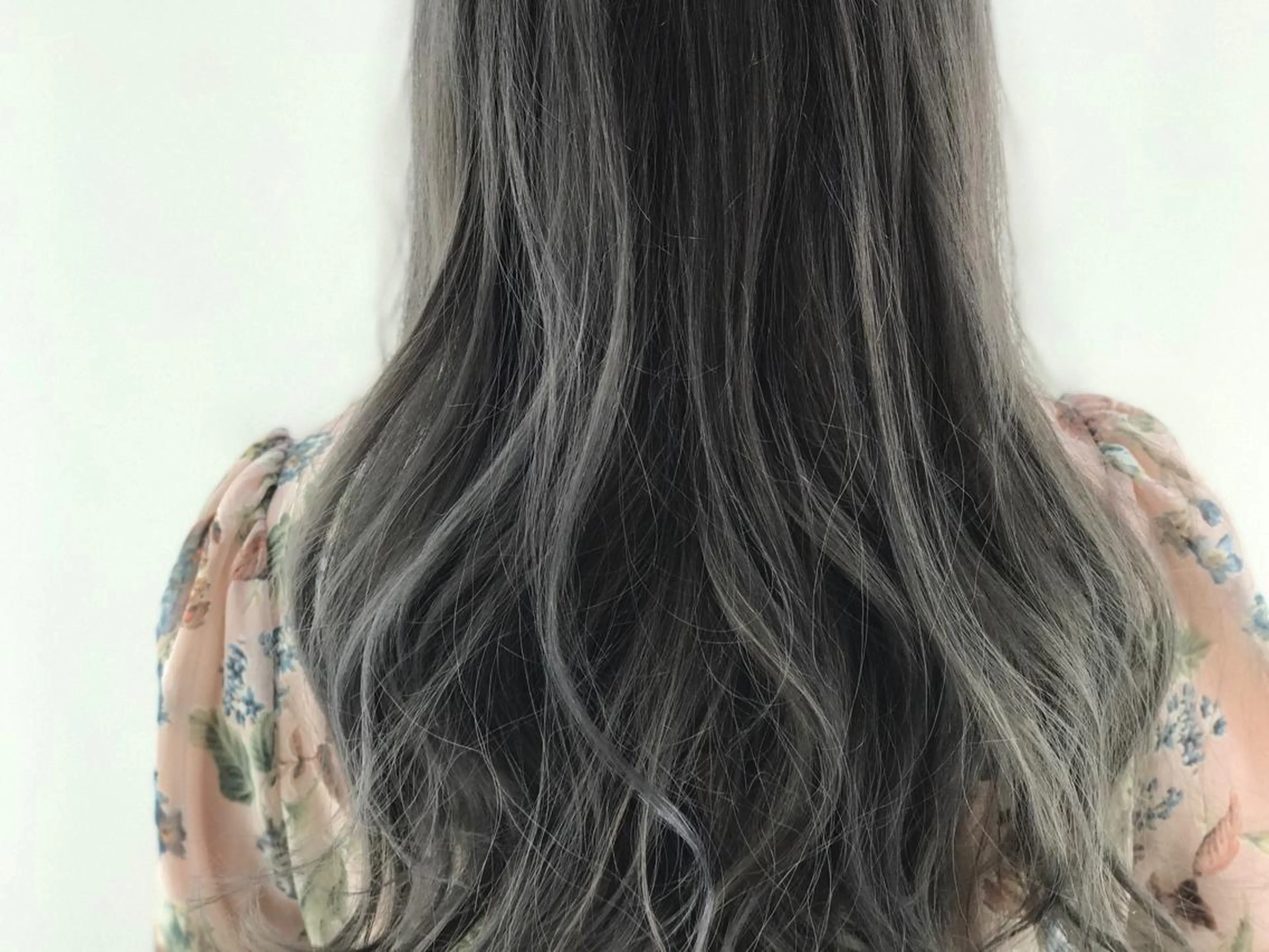 ロング カラー ヘアアレンジ ブリーチ グレージュ Strawberry所属・原田 志保のヘアスタイル