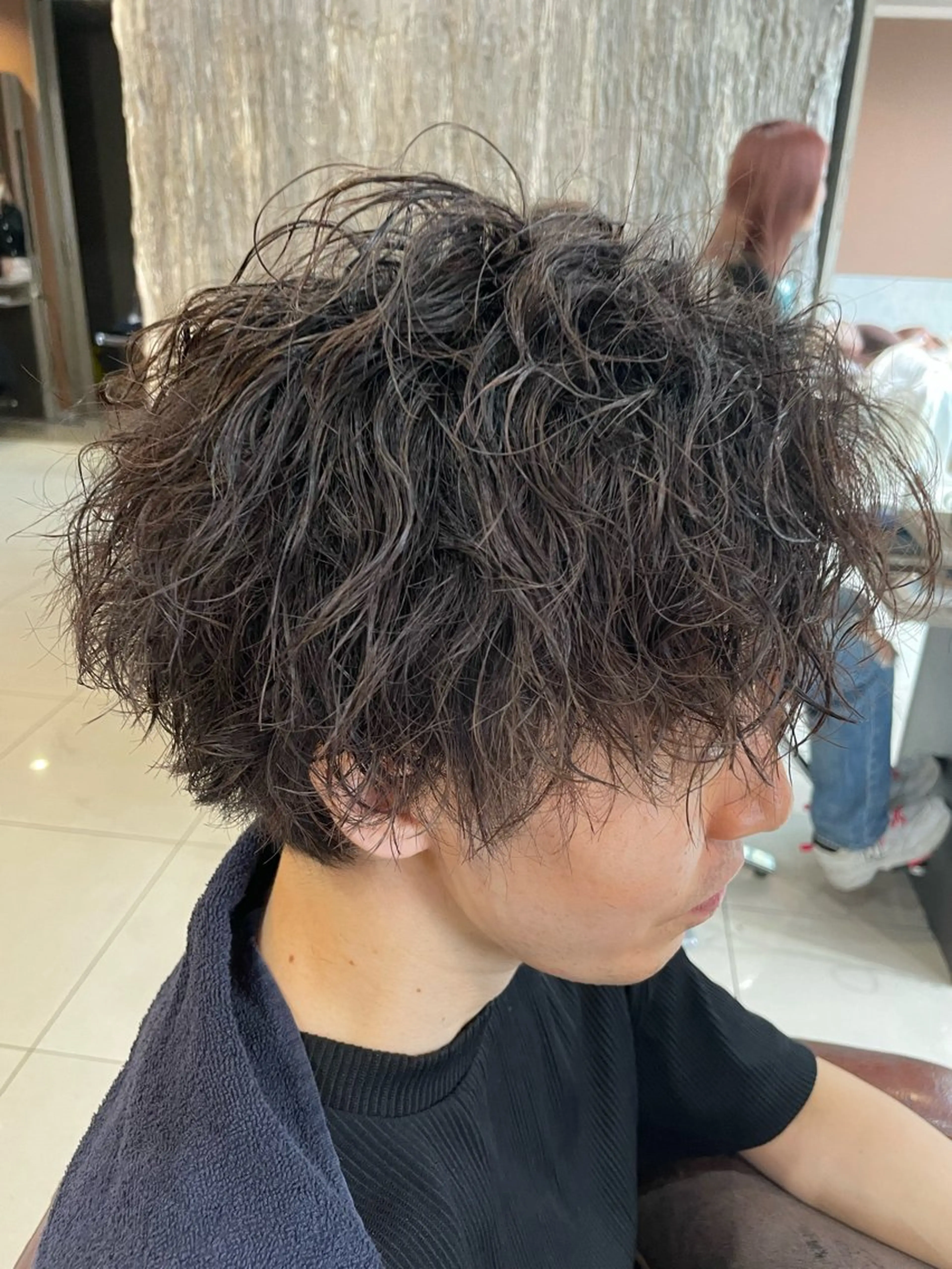 ミディアム パーマ メンズ フェザーパーマ/ ダブルカラー/藤田のヘアスタイル