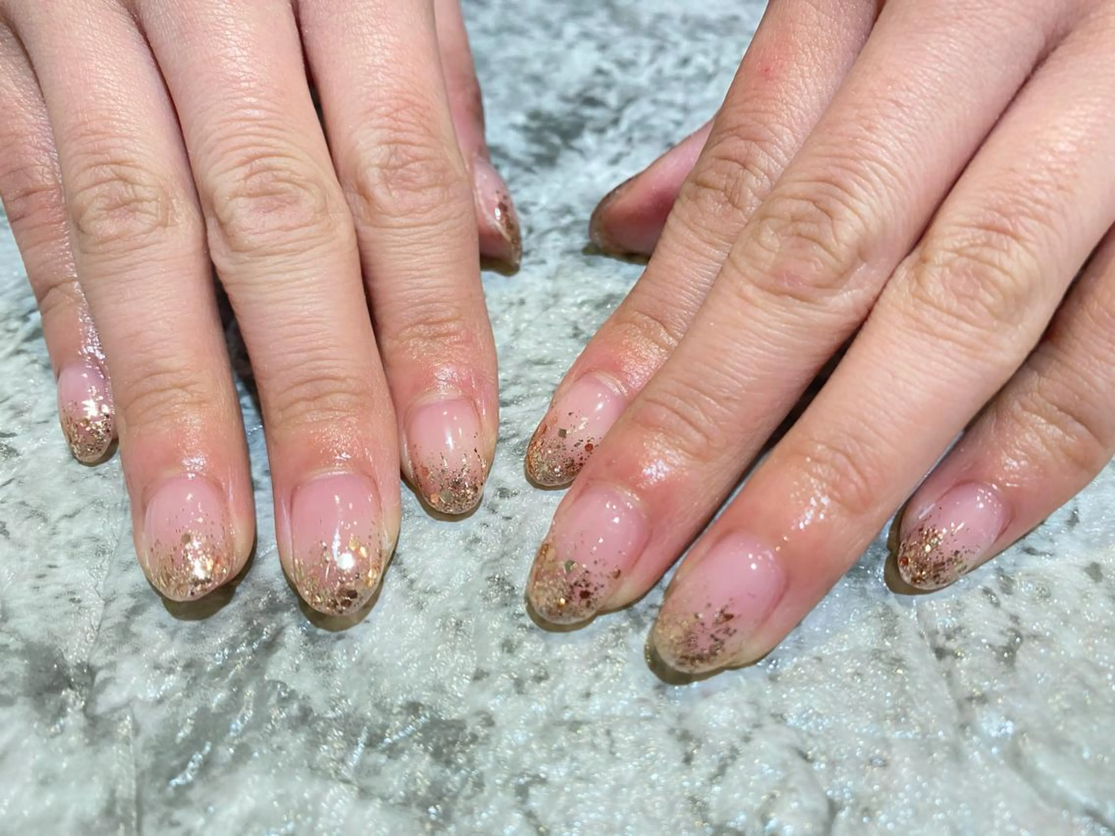 ネイル グラデーション ラメ(グリッター) ラメグラデーション ハンドネイル 鈴木 優菜のネイルデザイン