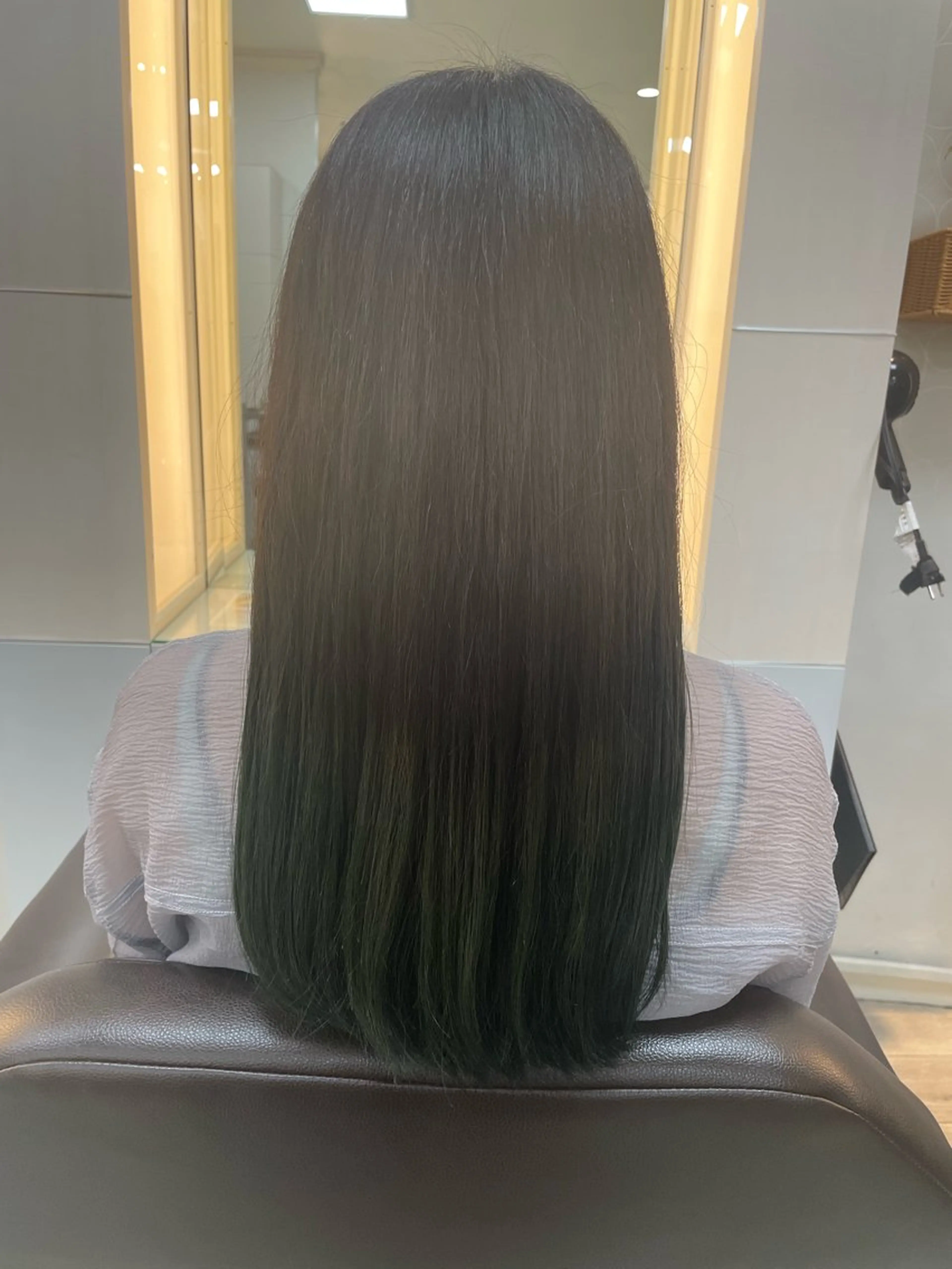 ロング カラー ヘアーサロンソシエ天王寺ミオ店所属・くまがい ららのヘアスタイル