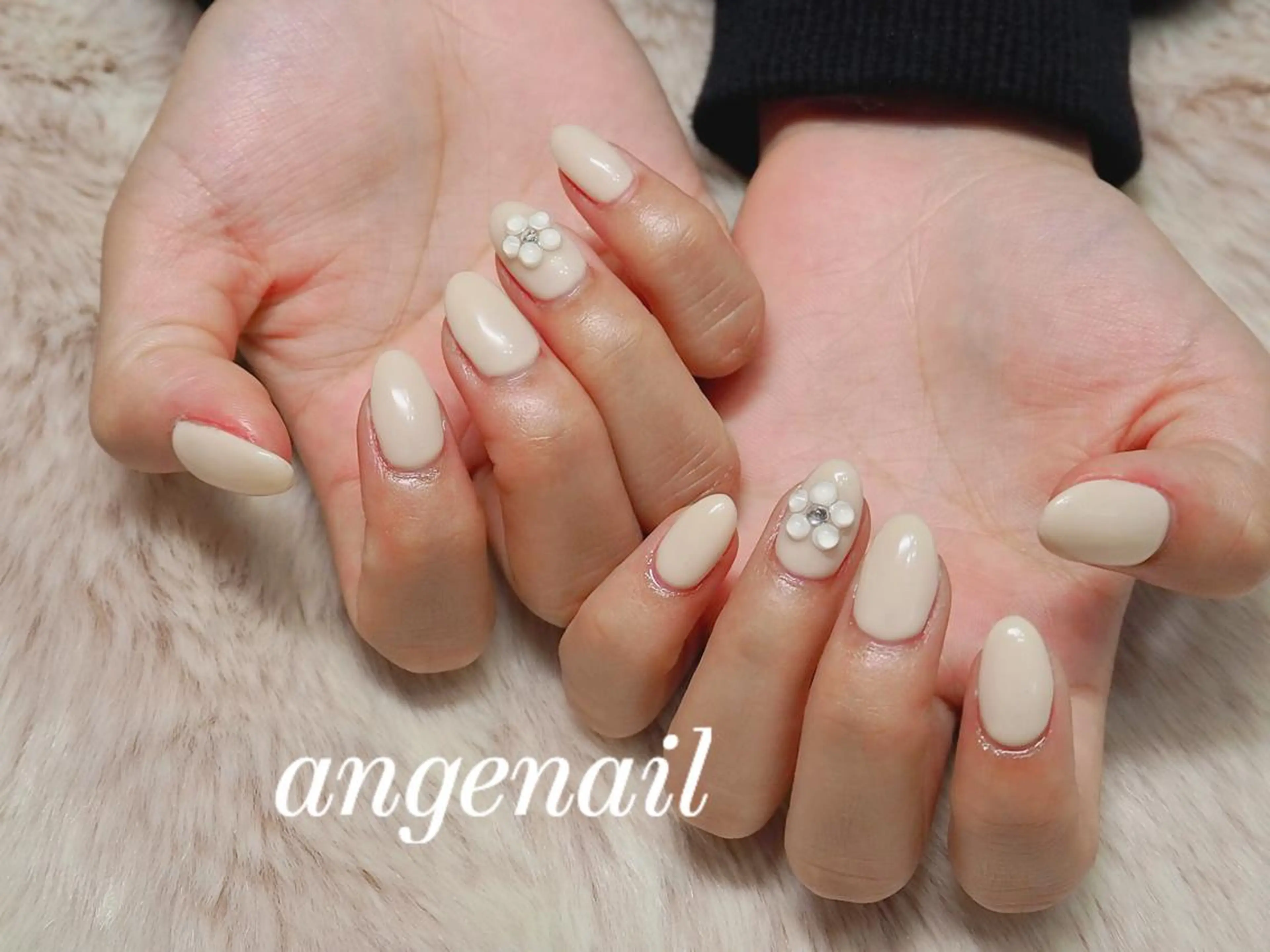 ネイル ハンドネイル オーナーネイリスト MAKIのネイルデザイン