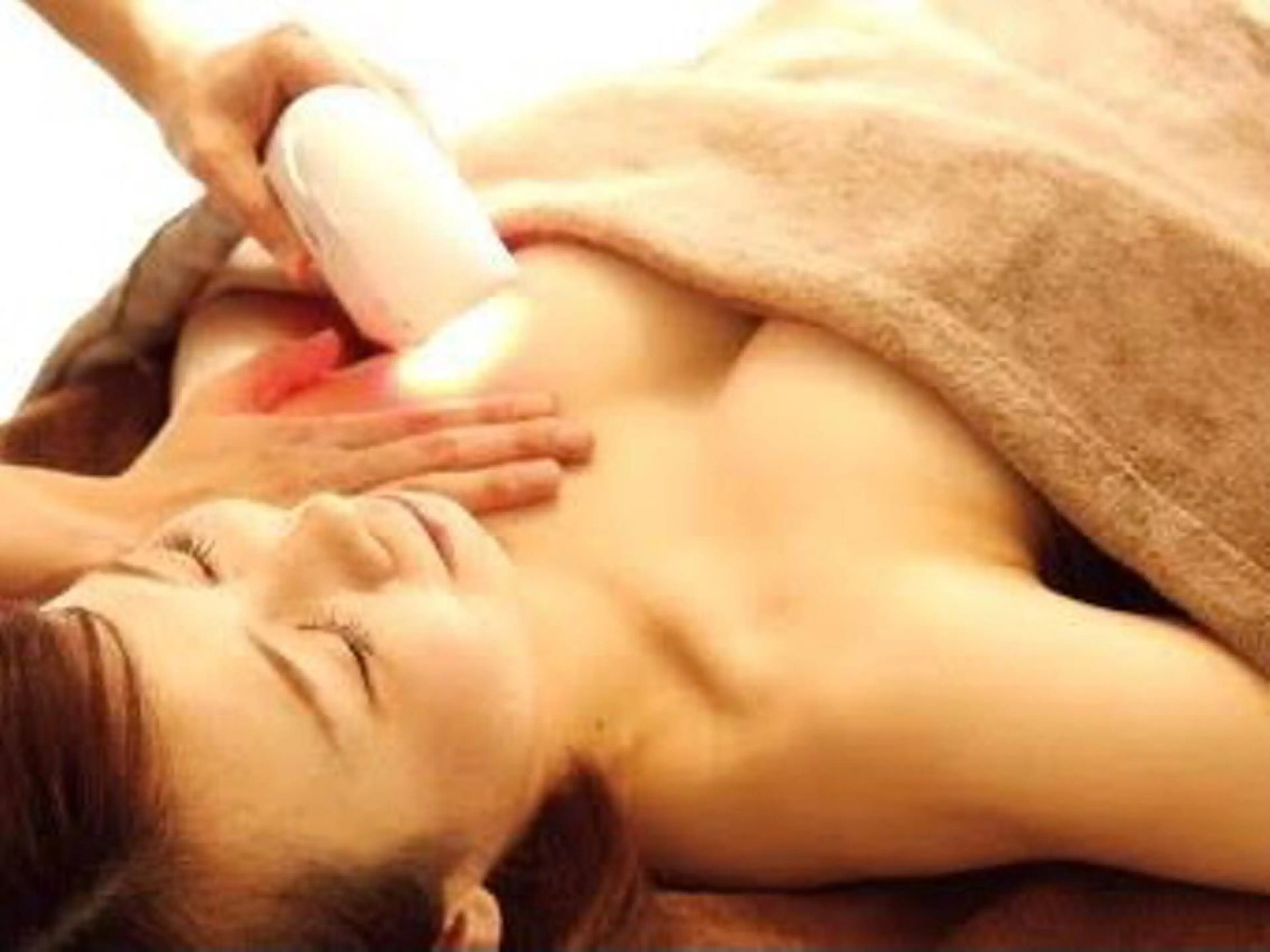 【育乳・ハリ・弾力】🌟アイスフォトバスト💎今だけ❣️バストマッサージ付の写真