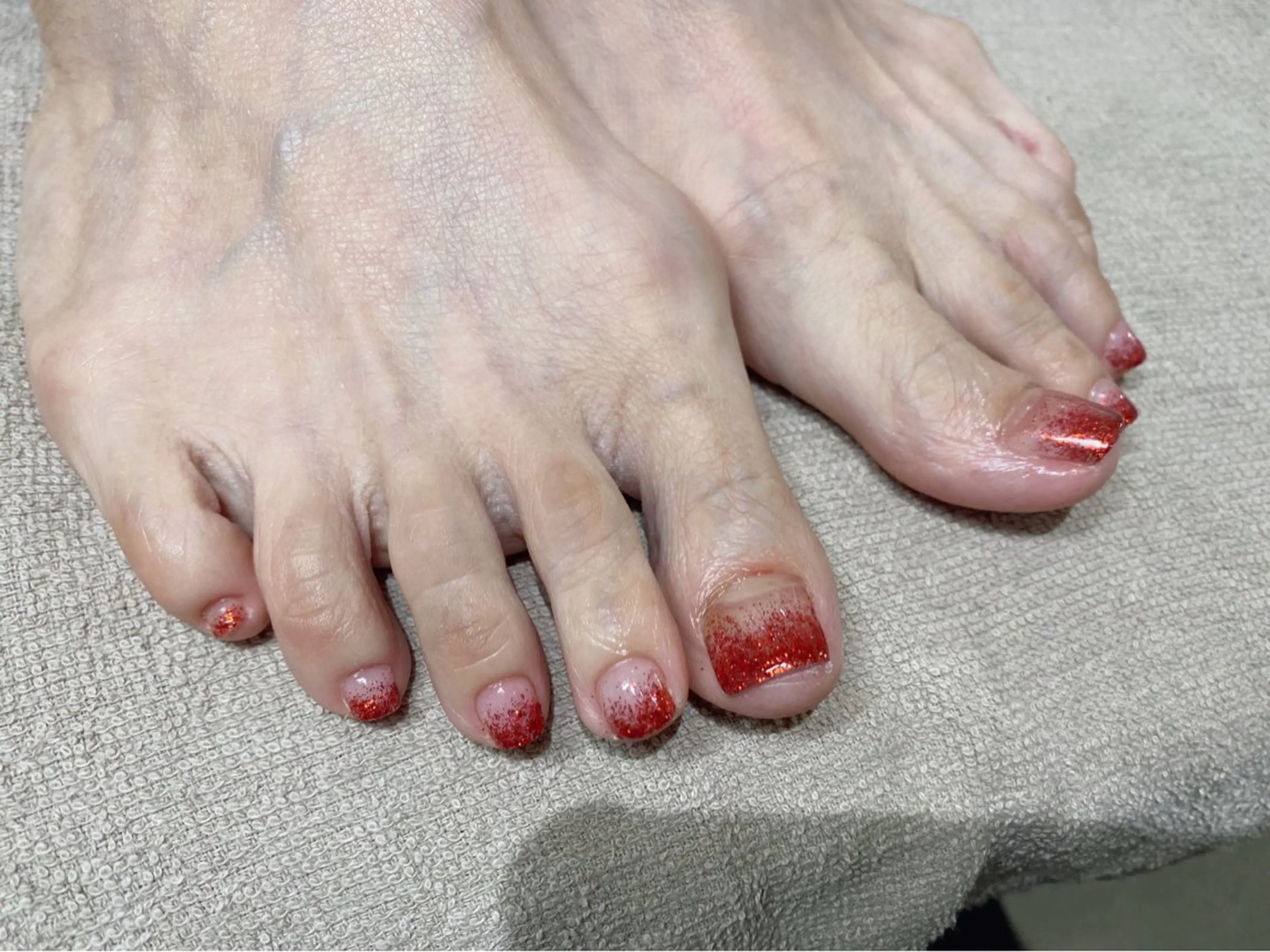 ネイル フットネイル グラデーション ラメ(グリッター) ラメグラデーション ワンカラーネイル nail今村 澪奈のネイルデザイン