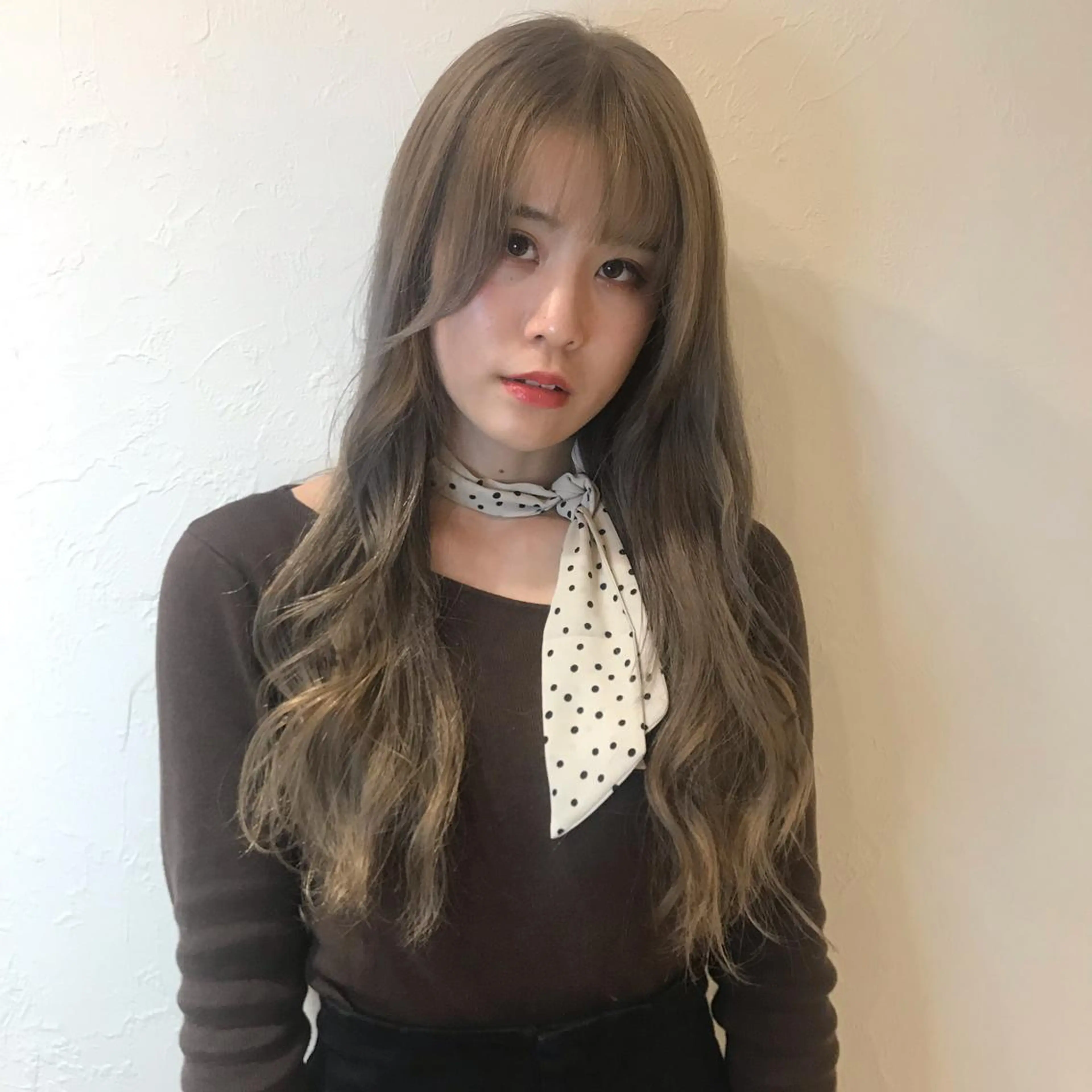 ロング ブリーチなしカラー ダブルカラーエクステのヘアスタイル