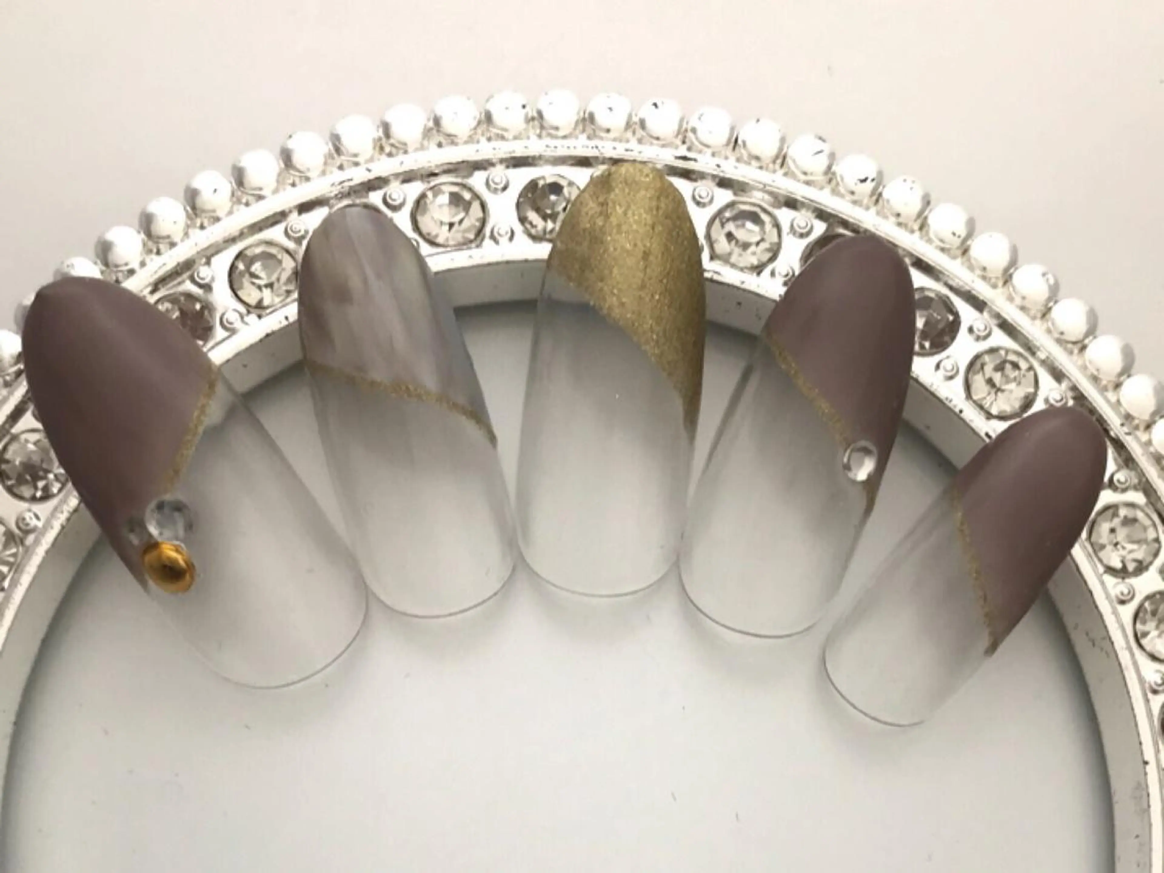 ネイル ストーンネイル Verest 西荻窪のネイルデザイン