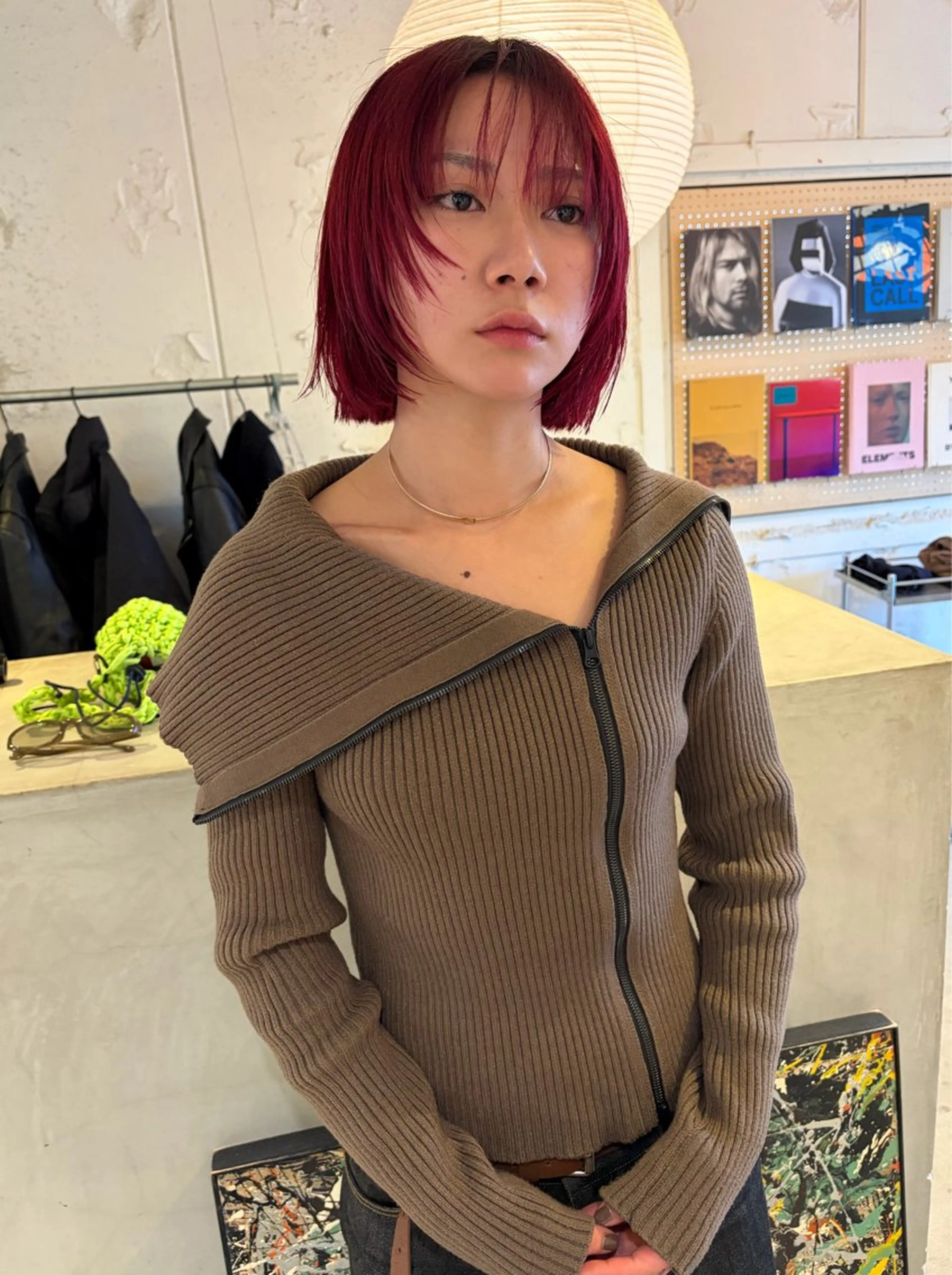 ショート カラー ボブレイヤー レッドカラー ボブ レイヤーカット カット ヘアカラー トリートメント Loom.所属・村上雅人 ナチュラルモードのヘアスタイル